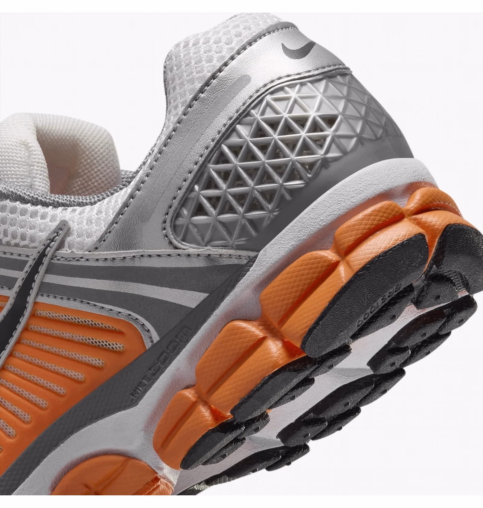 Кросівки чоловічі Nike Zoom Vomero 5 FJ4151-002 — фото 6