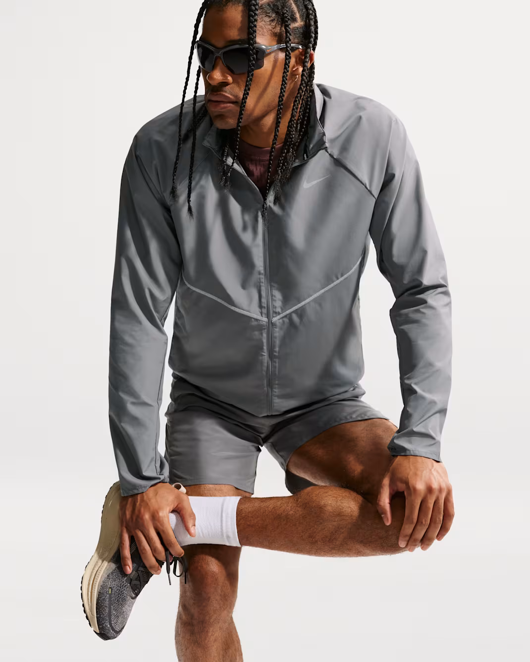 Куртка чоловіча Nike Running Jacket Dri-FIT Miler UV - Smoke Grey/Reflective Silver IF2369-084