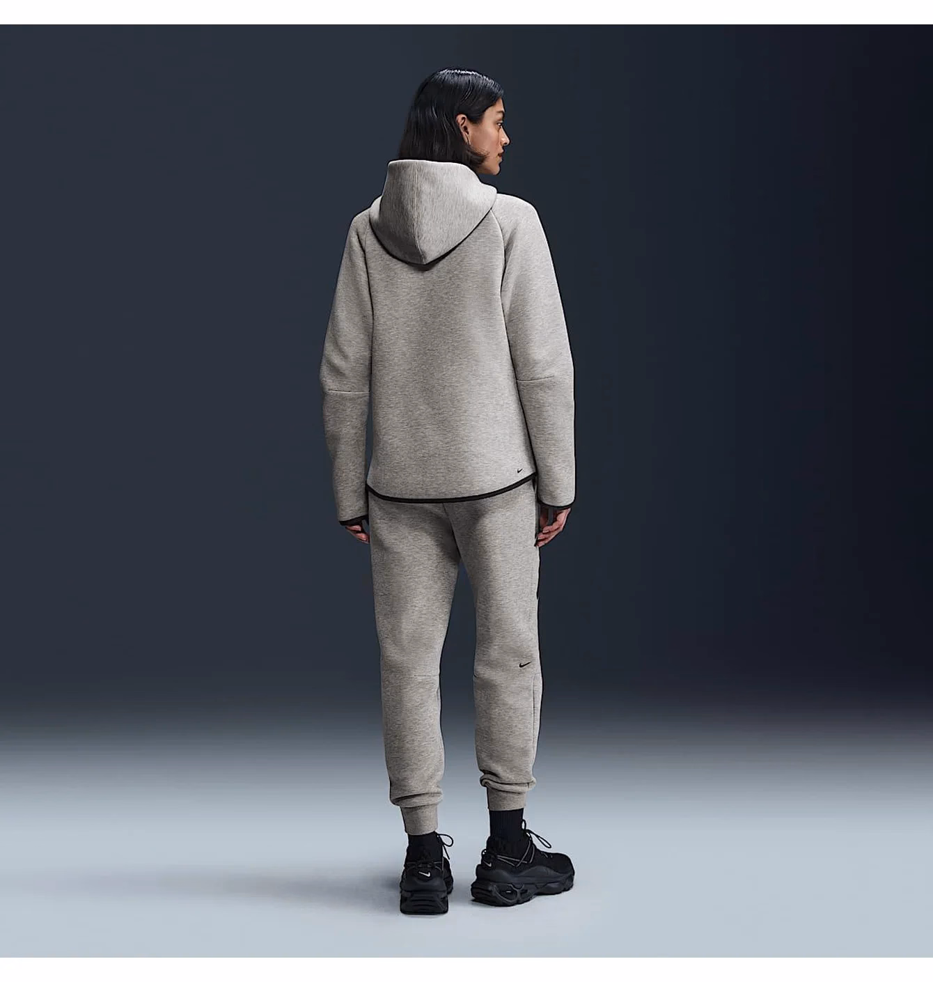 Спортивний костюм жіночий Nike Tech Fleece Grey HV6747-063__HV6779-063 — фото 5