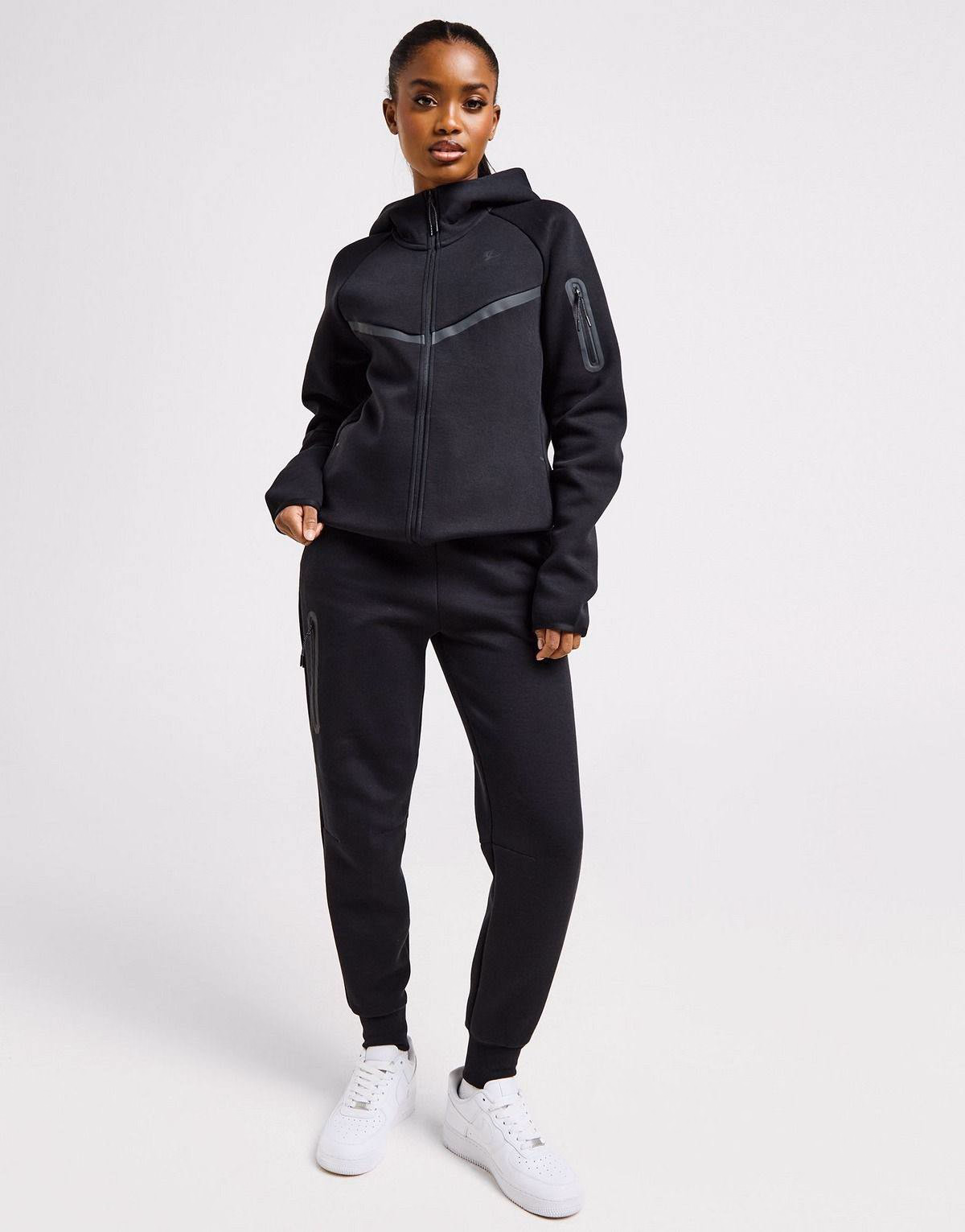 Спортивний костюм жіночий Nike Tech Fleece Black HV6747-010__HV6779-010