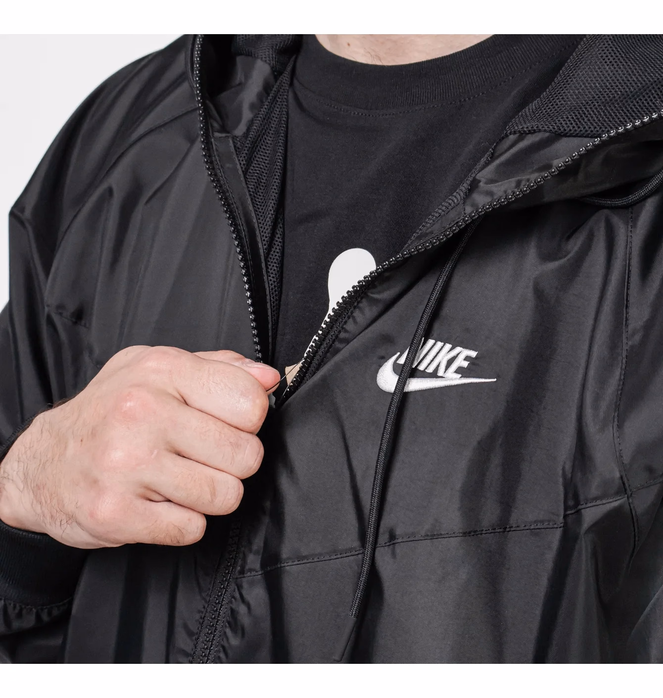  Вітровка чоловіча Nike Nsw Spe Wvn Lnd Wr Hd Jkt Black DA0001-010 — фото 4