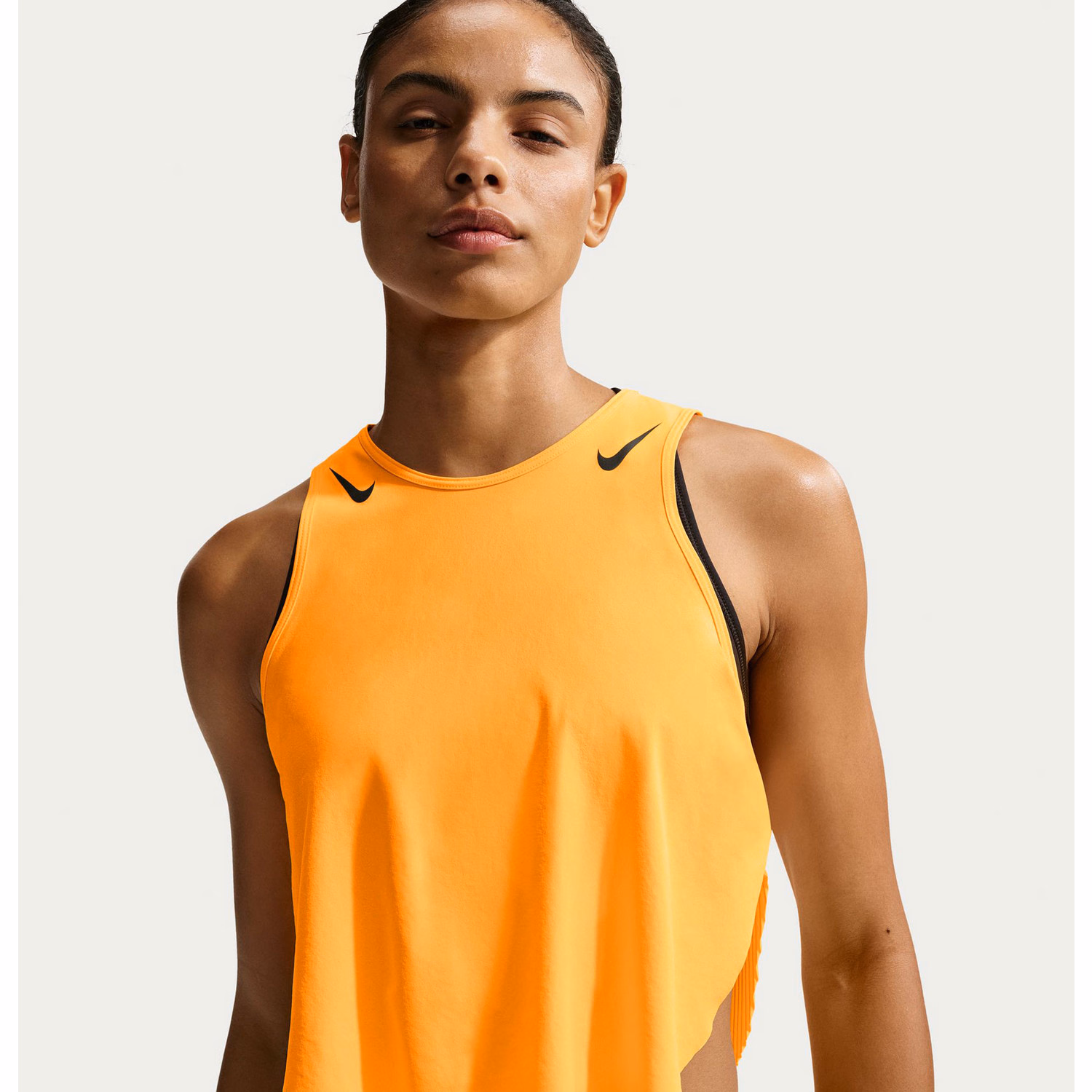 Майка жіноча Nike Aeroswift Dri-FIT ADV Cropped Running Tank Top FN2713-845 — основне фото
