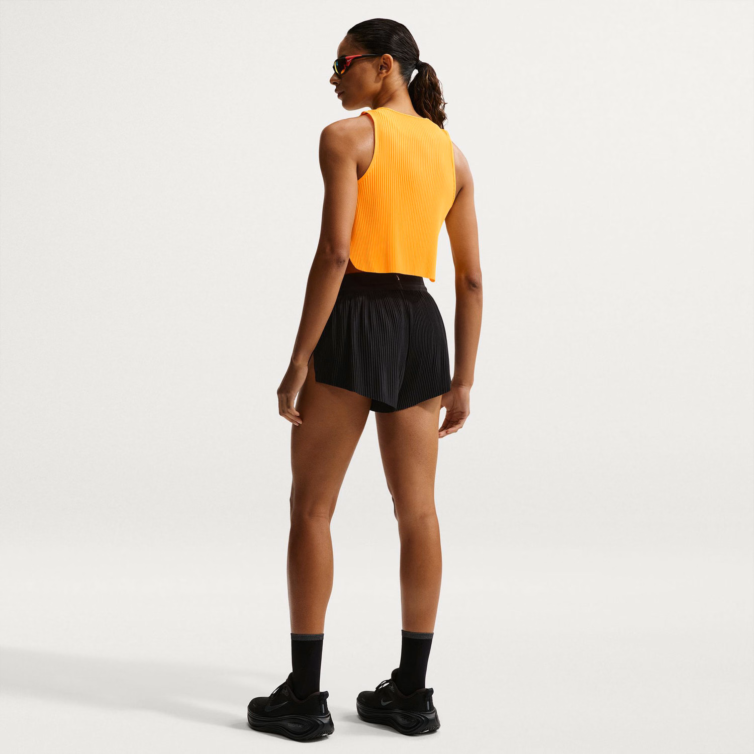Майка жіноча Nike Aeroswift Dri-FIT ADV Cropped Running Tank Top FN2713-845 — фото 3