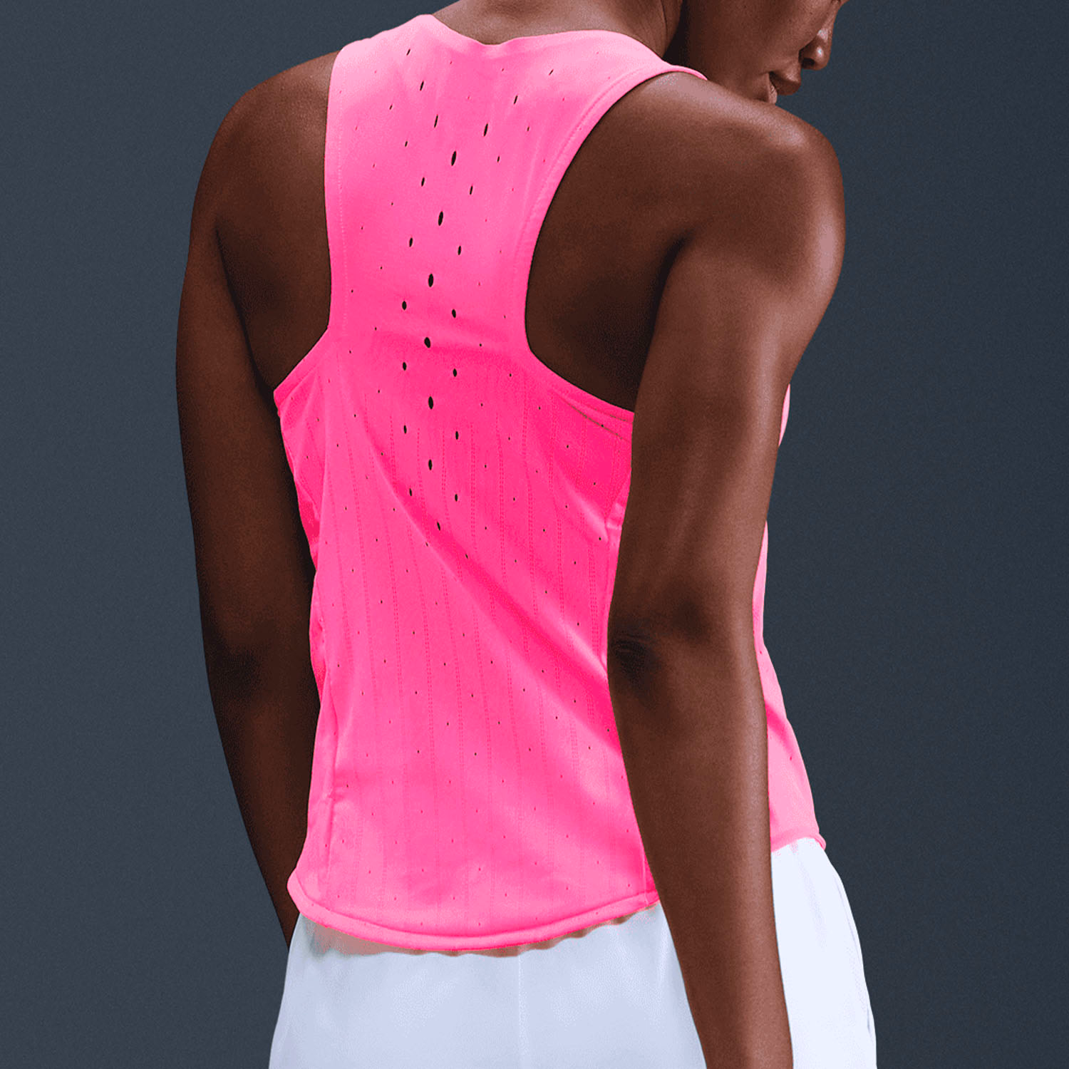 Майка жіноча Nike AeroSwift Women's Dri-FIT ADV Running Vest FN2504-645 — фото 2
