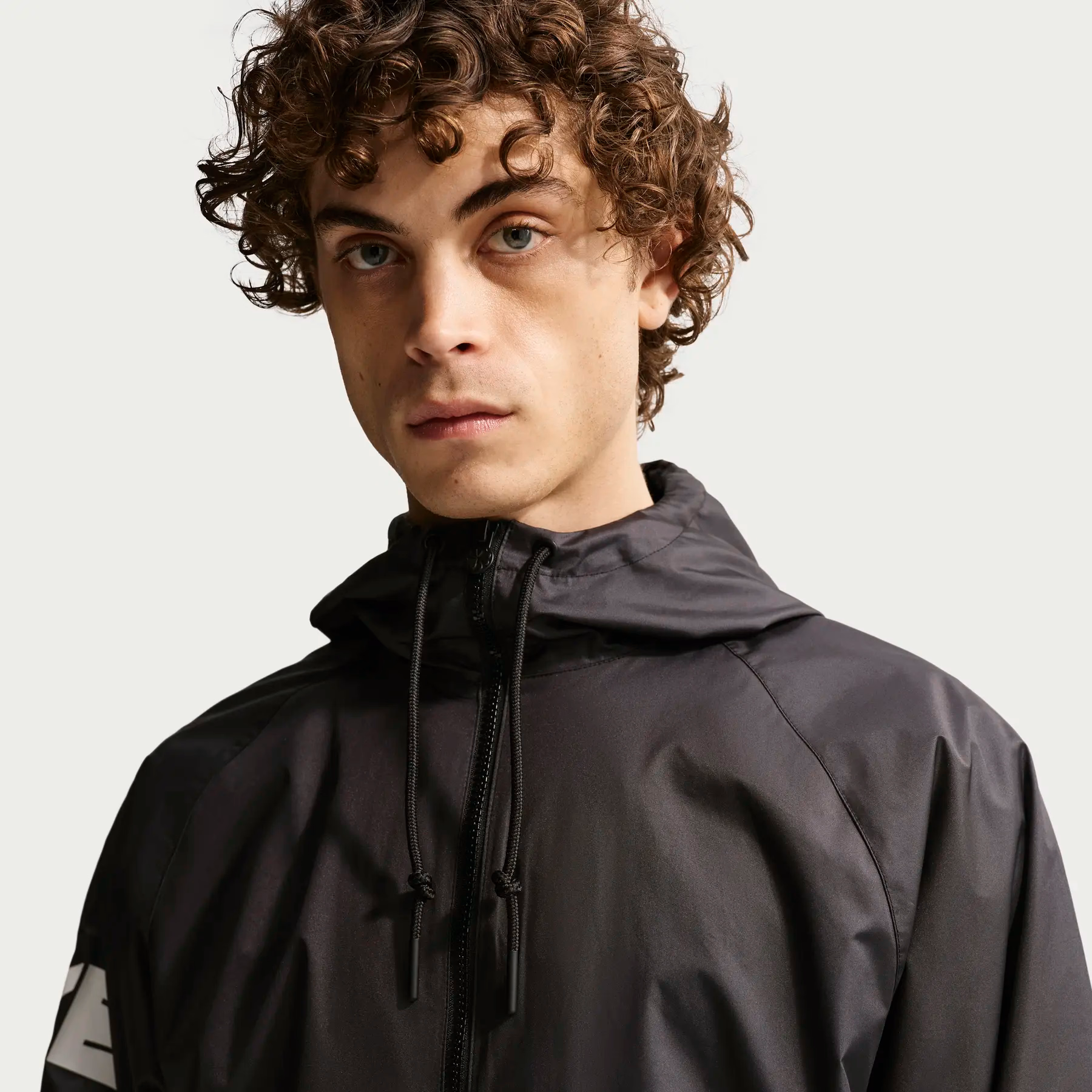 Вітровка чоловіча Nike Windrunner Men's Graphic Woven Jacket IF0876-010 — фото 2