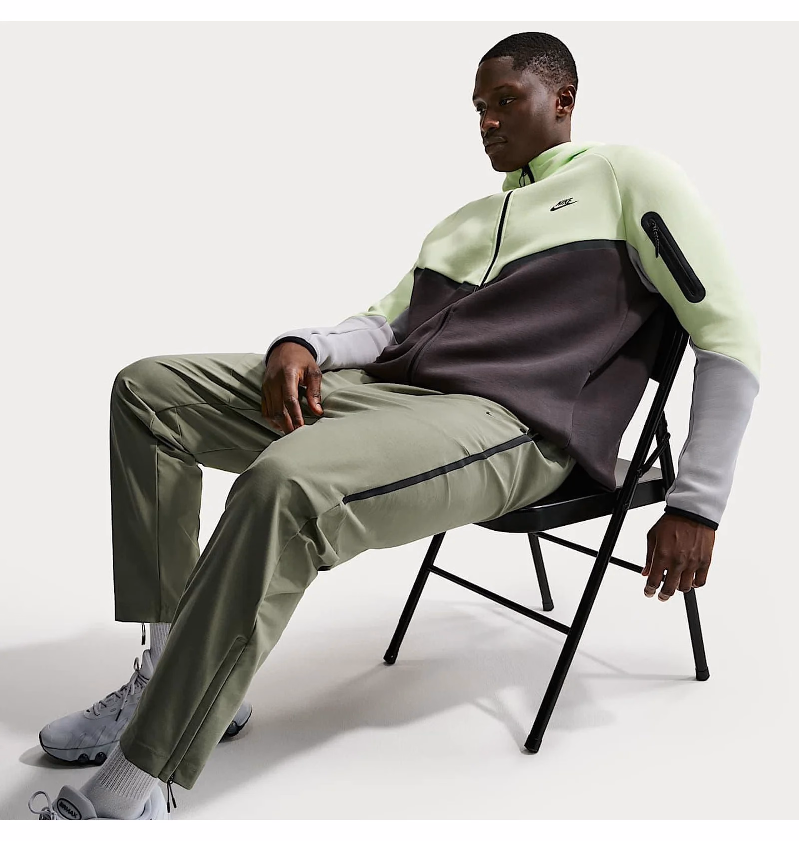 Штани чоловічі Nike Tech Dri-Fit Shori Knit Grey IF1404-328 — фото 3