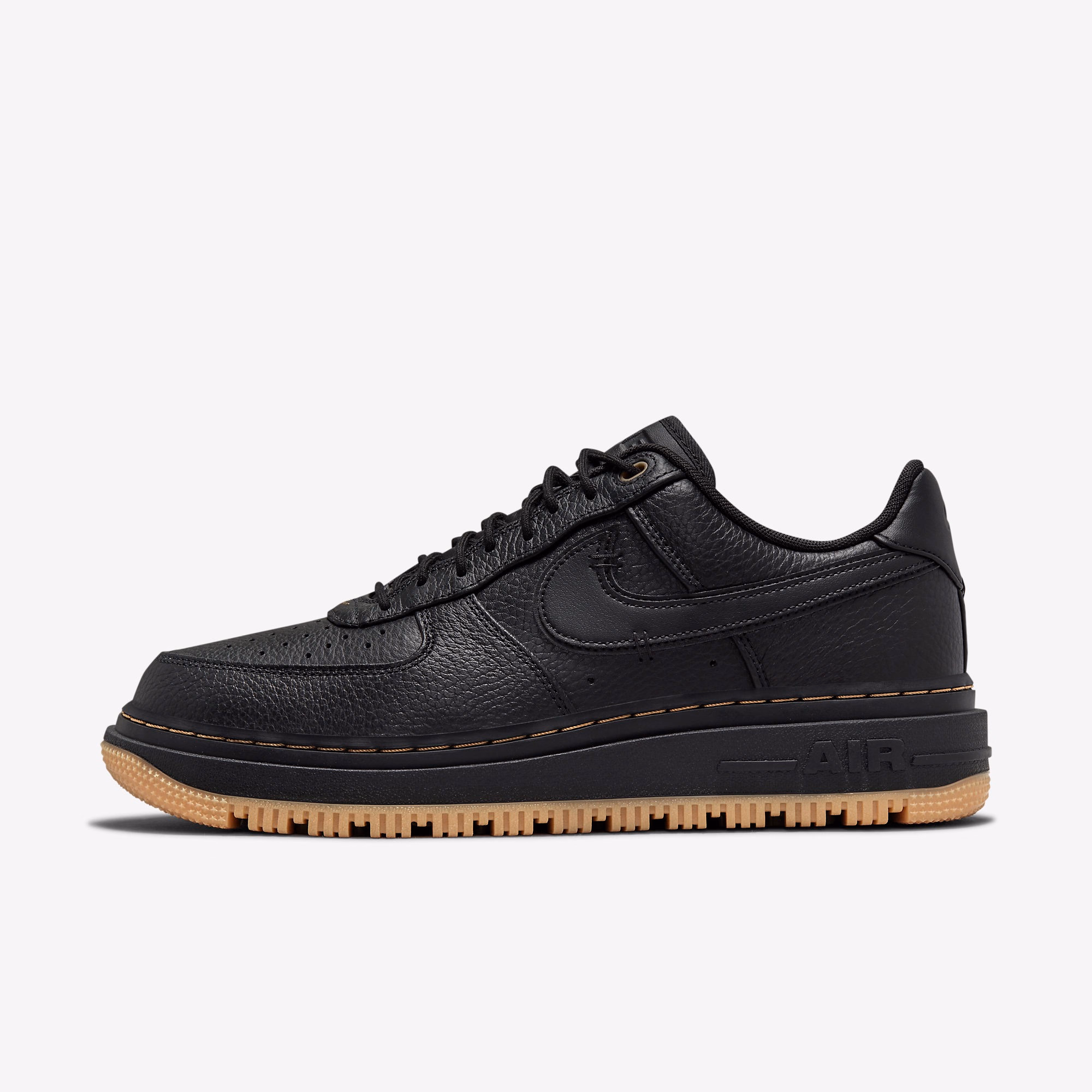 Кросівки чоловічі Nike Air Force 1 Luxe Black DB4109-001