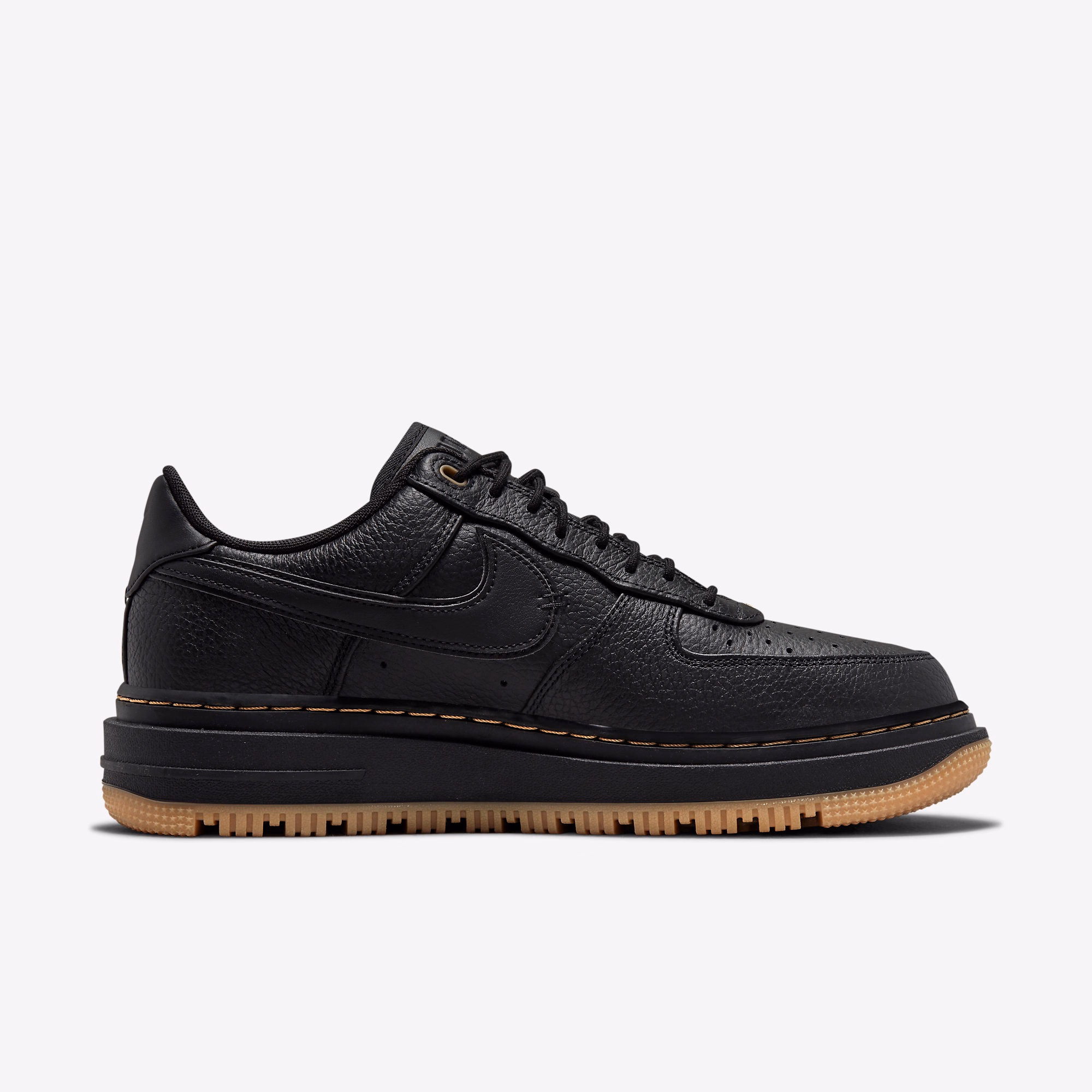 Кросівки чоловічі Nike Air Force 1 Luxe Black DB4109-001 — фото 3