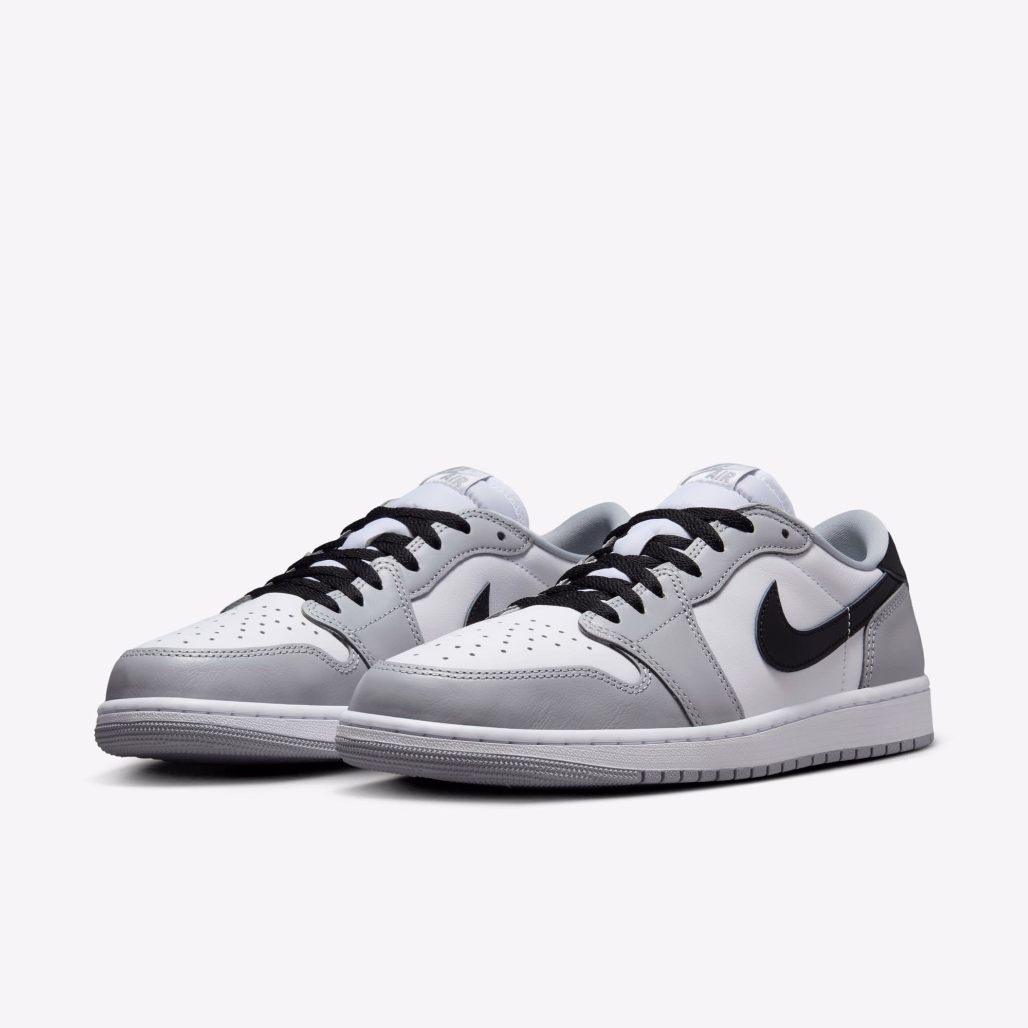 Кросівки чоловічі Air Jordan 1 Low OG «Wolf Grey and White» CZ0790-110 — фото 2
