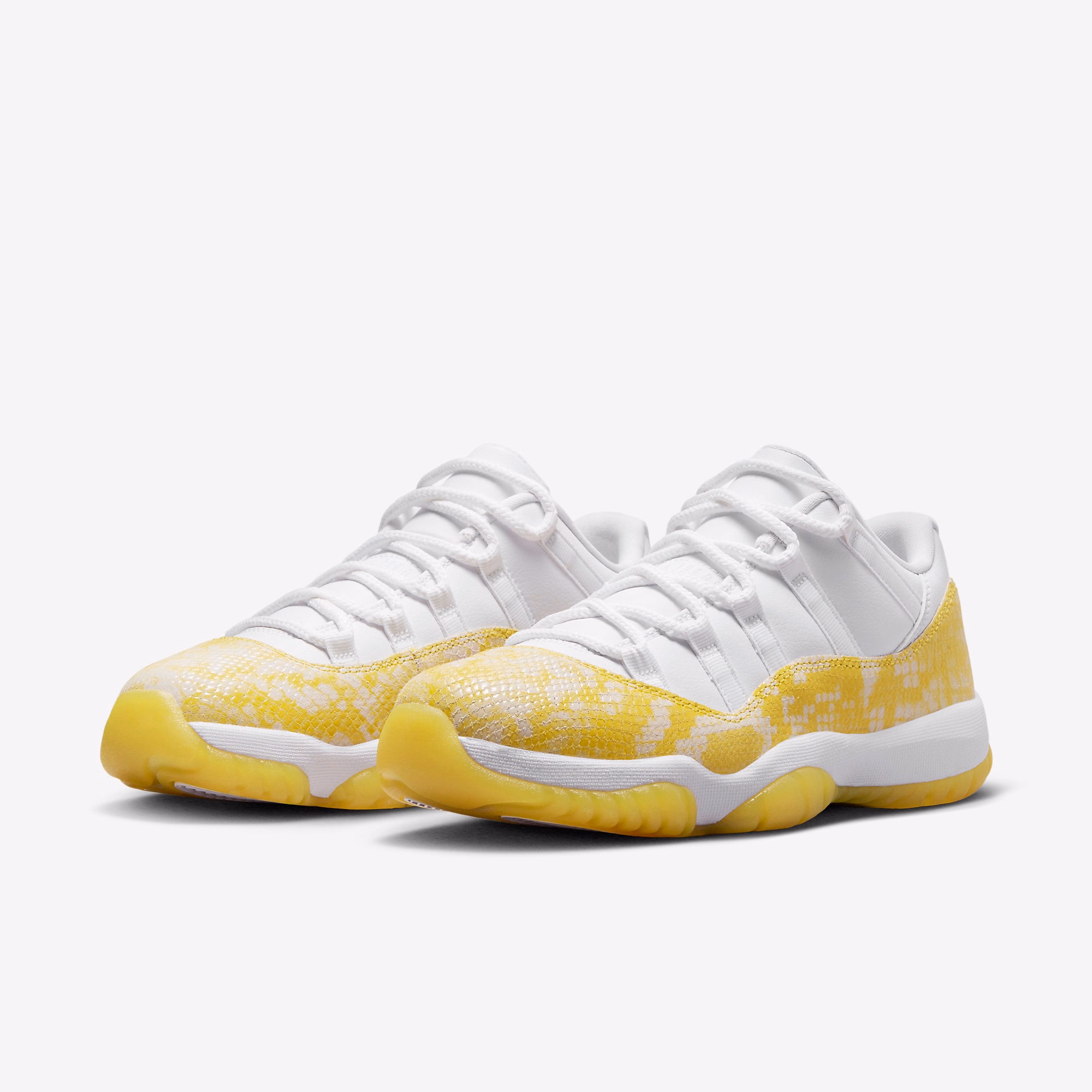 Кросівки жіночі Air Jordan Air 11 Retro Low White/Yellow AH7860-107 — фото 2