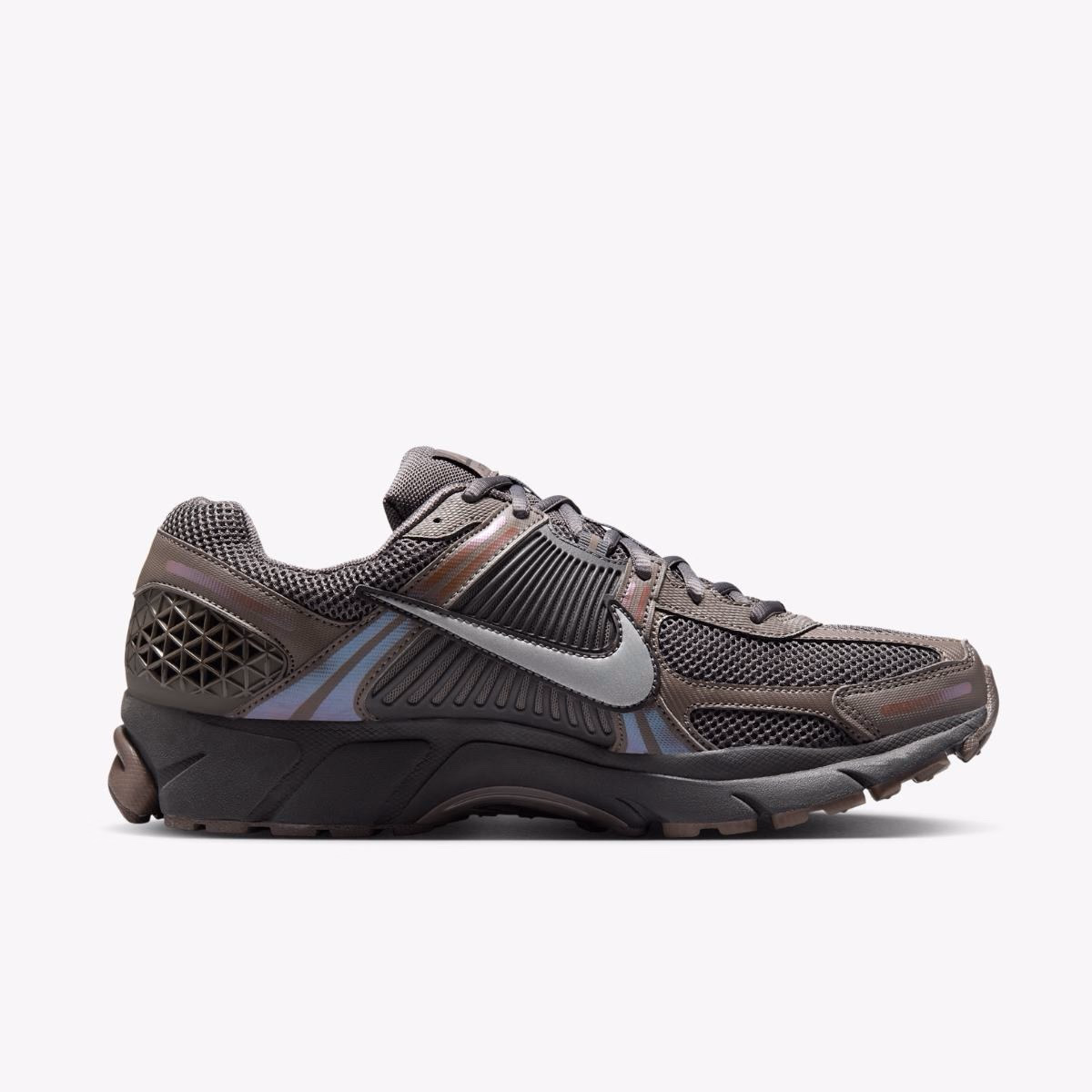 Кросівки чоловічі Nike Zoom Vomero 5 "Cave Stone HF5493-201 — фото 3