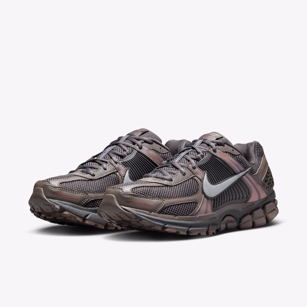 Кросівки чоловічі Nike Zoom Vomero 5 "Cave Stone HF5493-201 — фото 2