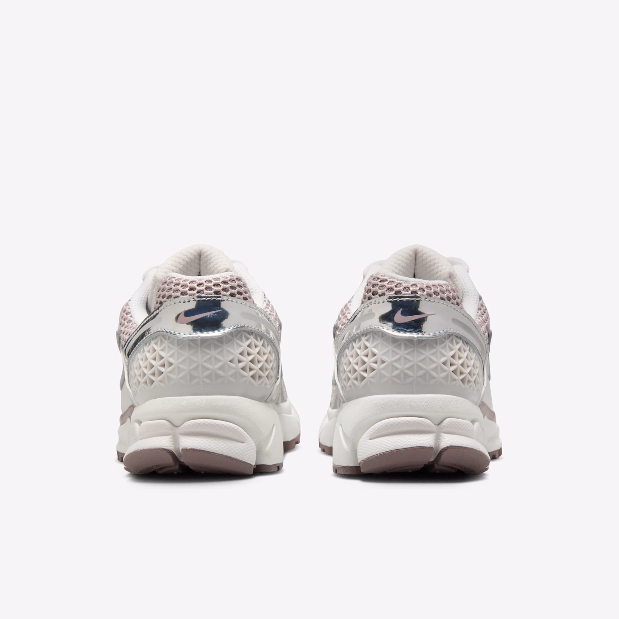 Кросівки жіночі Nike Zoom Vomero 5 White HV6417-001 — фото 7