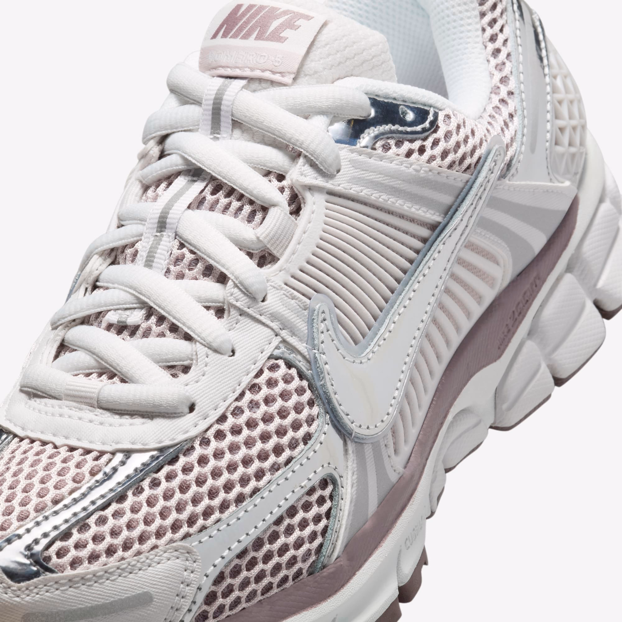 Кросівки жіночі Nike Zoom Vomero 5 White HV6417-001 — фото 4