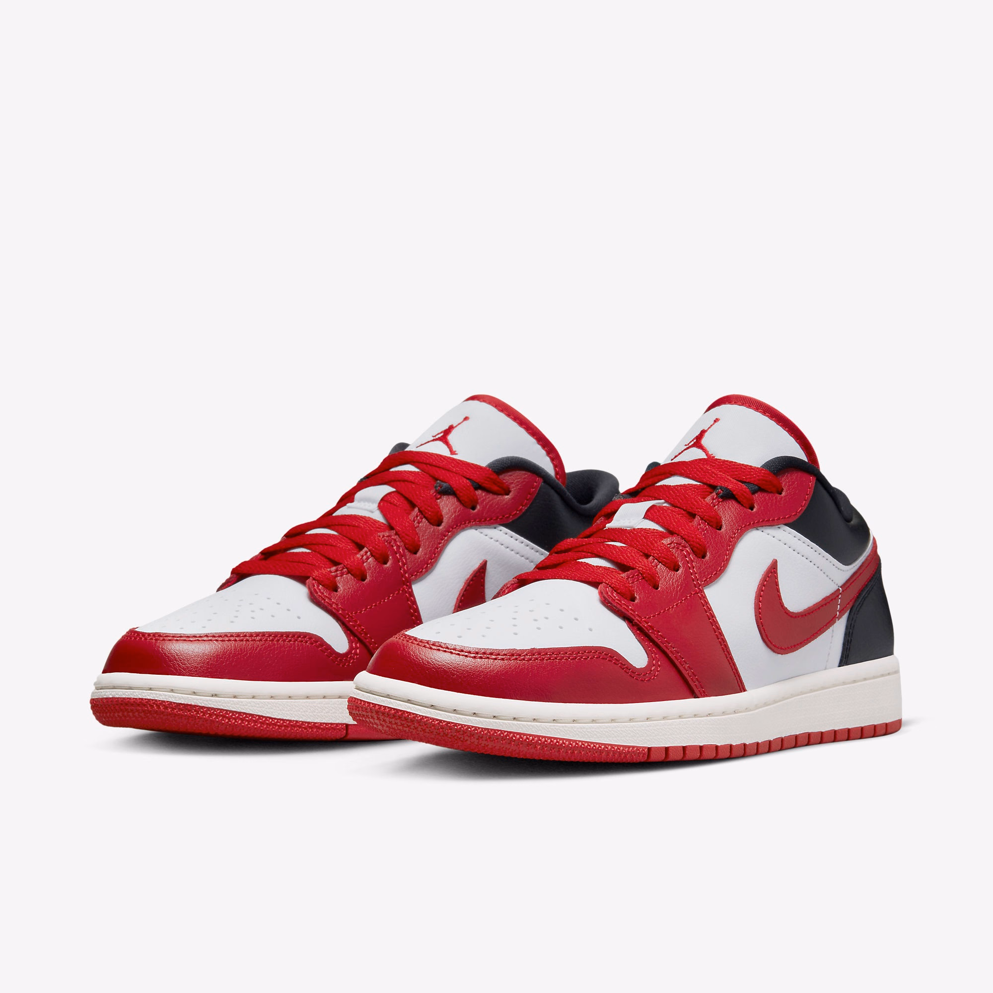 Кросівки чоловічі Air Jordan 1 "WHITE/BLACK/SAIL/GYM RED" DC0774-160 — фото 2
