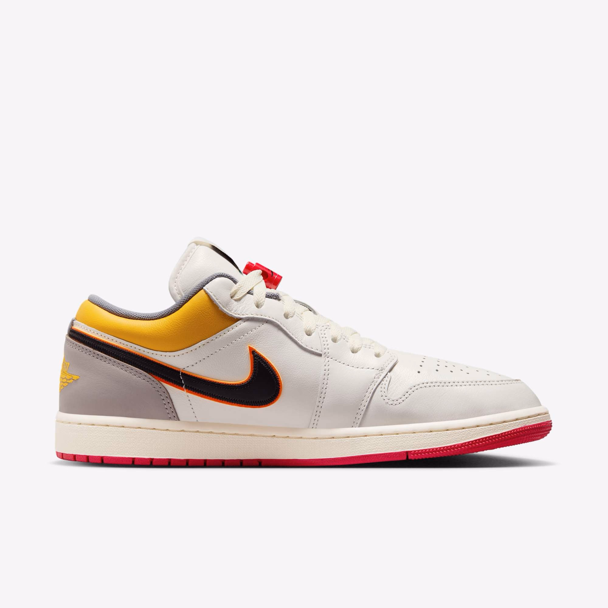 Кросівки чоловічі Air Jordan 1 Low Premium White HV4511-133 — фото 3