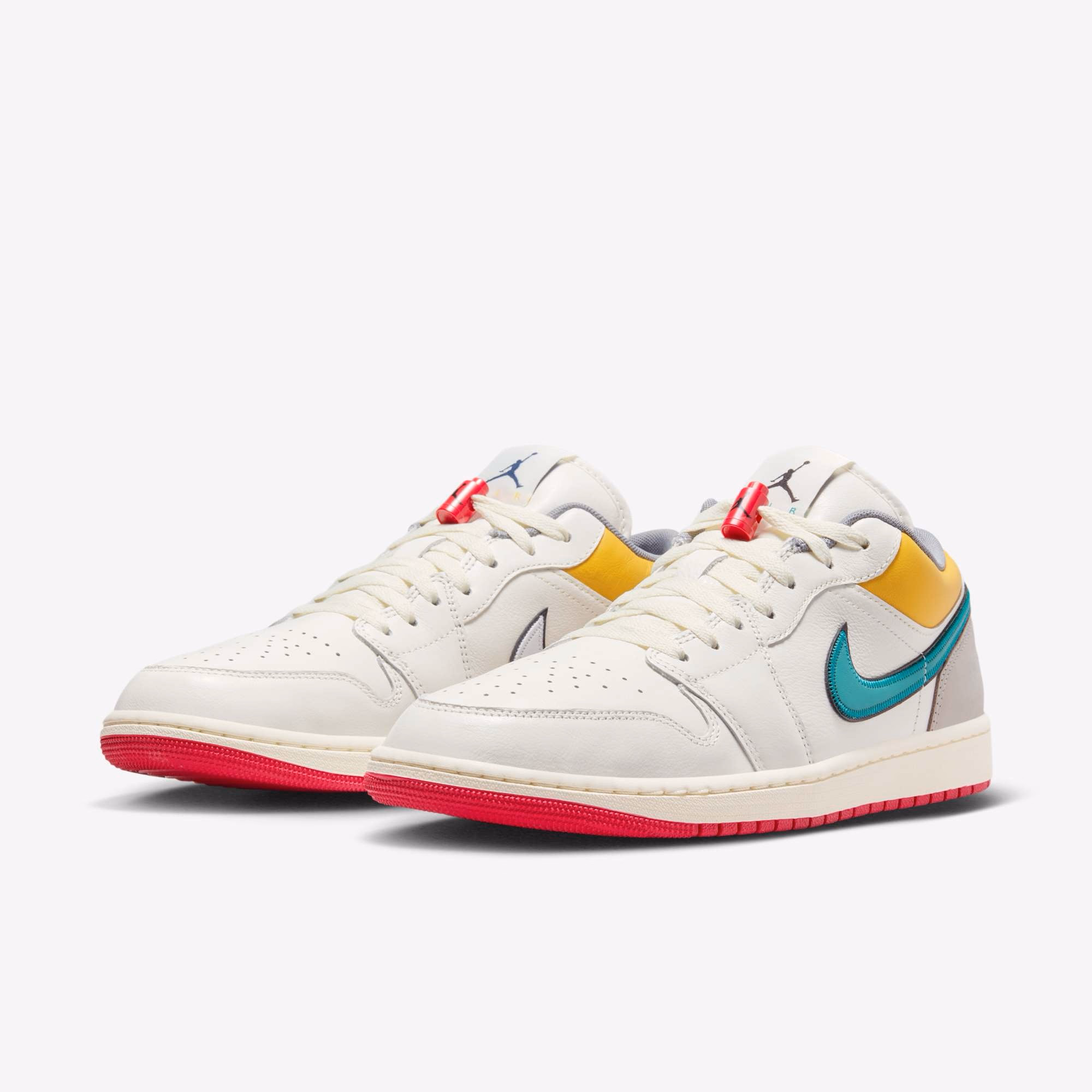 Кросівки чоловічі Air Jordan 1 Low Premium White HV4511-133 — фото 2