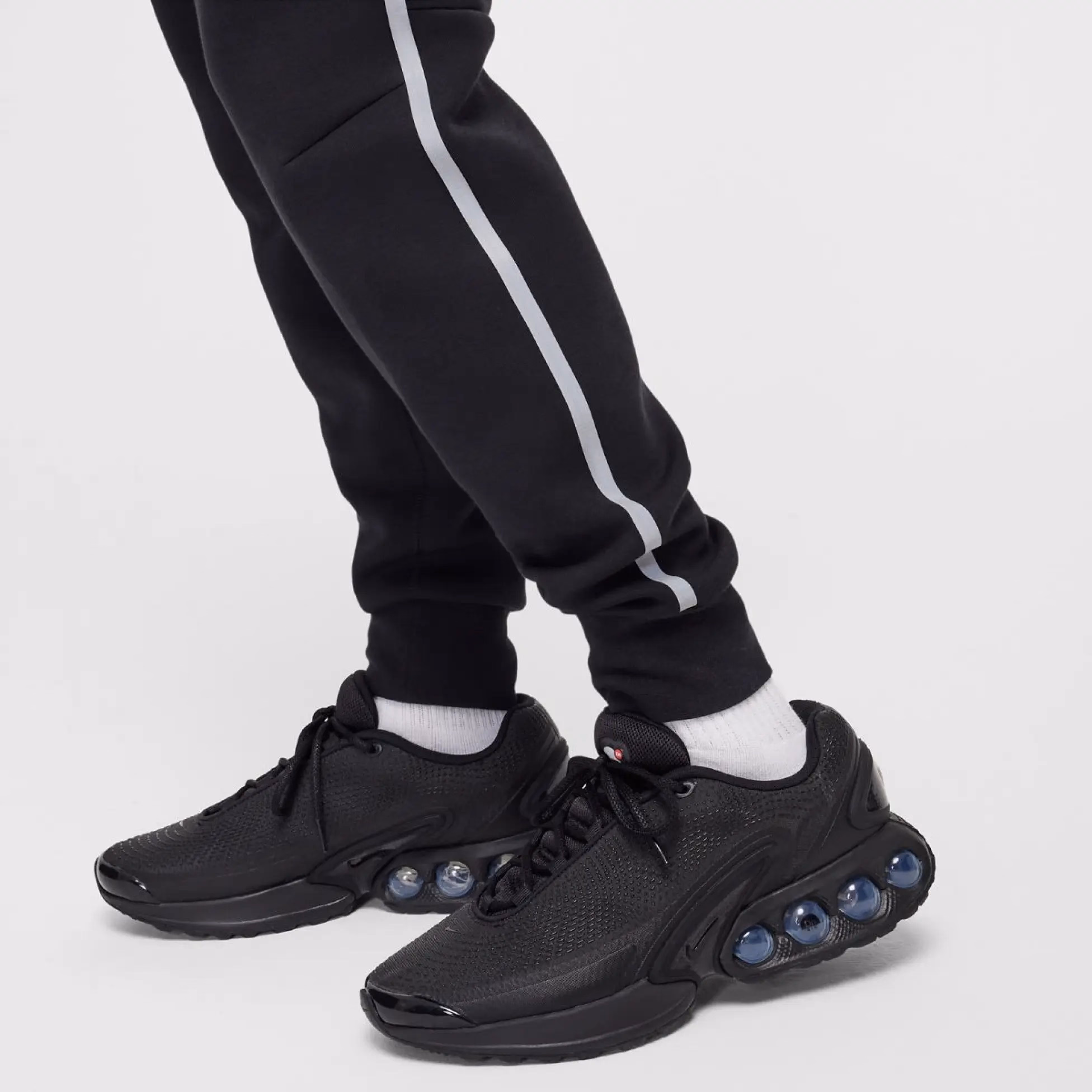 Штани чоловічі Nike Tech Fleece Jogger Black Reflective FZ0762-010 — фото 3