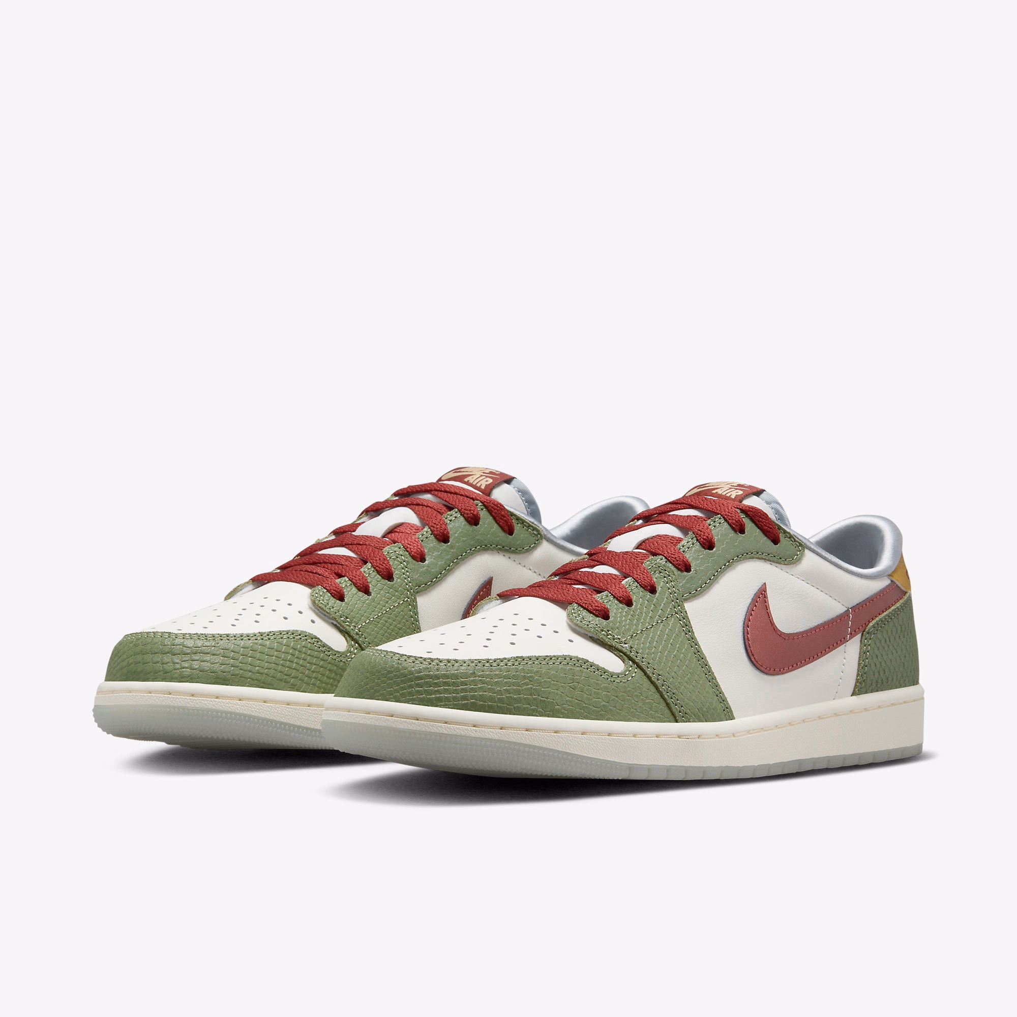 Кросівки чоловічі JORDAN 1 RETRO LOW OG YEAR OF THE DRAGON FN3727-100 — фото 2