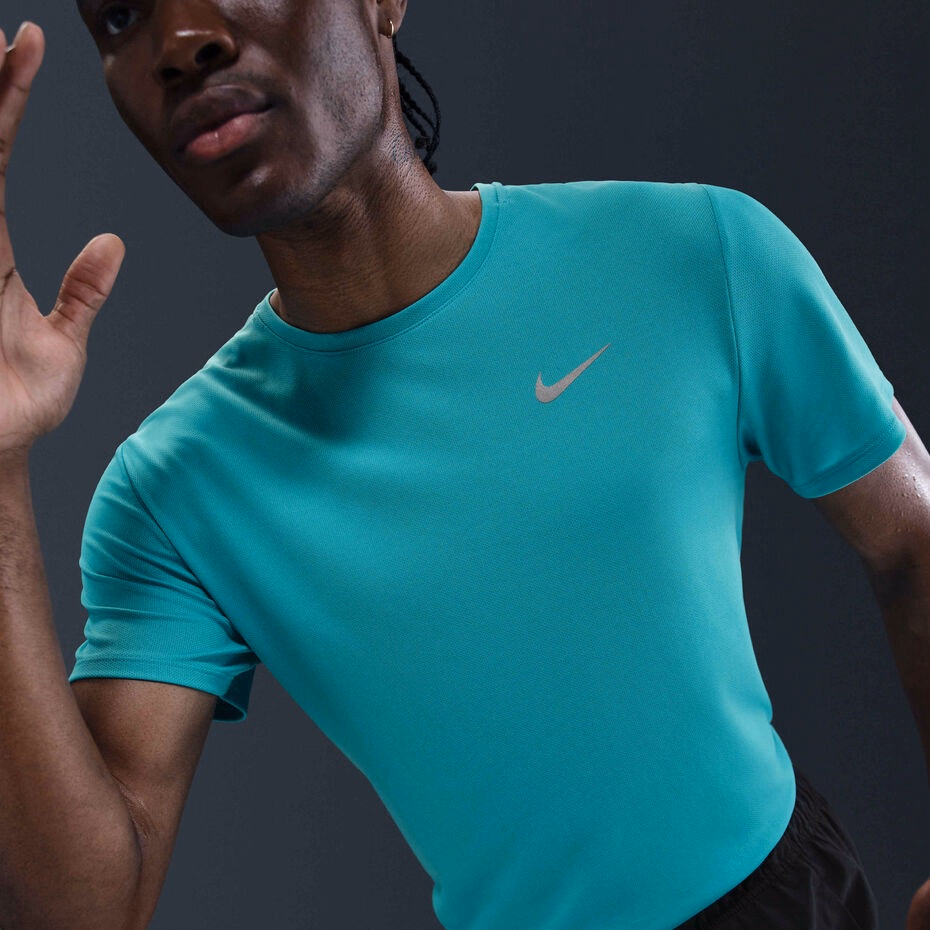 Футболка чоловіча Nike Miler Dri-FIT UV Short-Sleeve DV9315-345