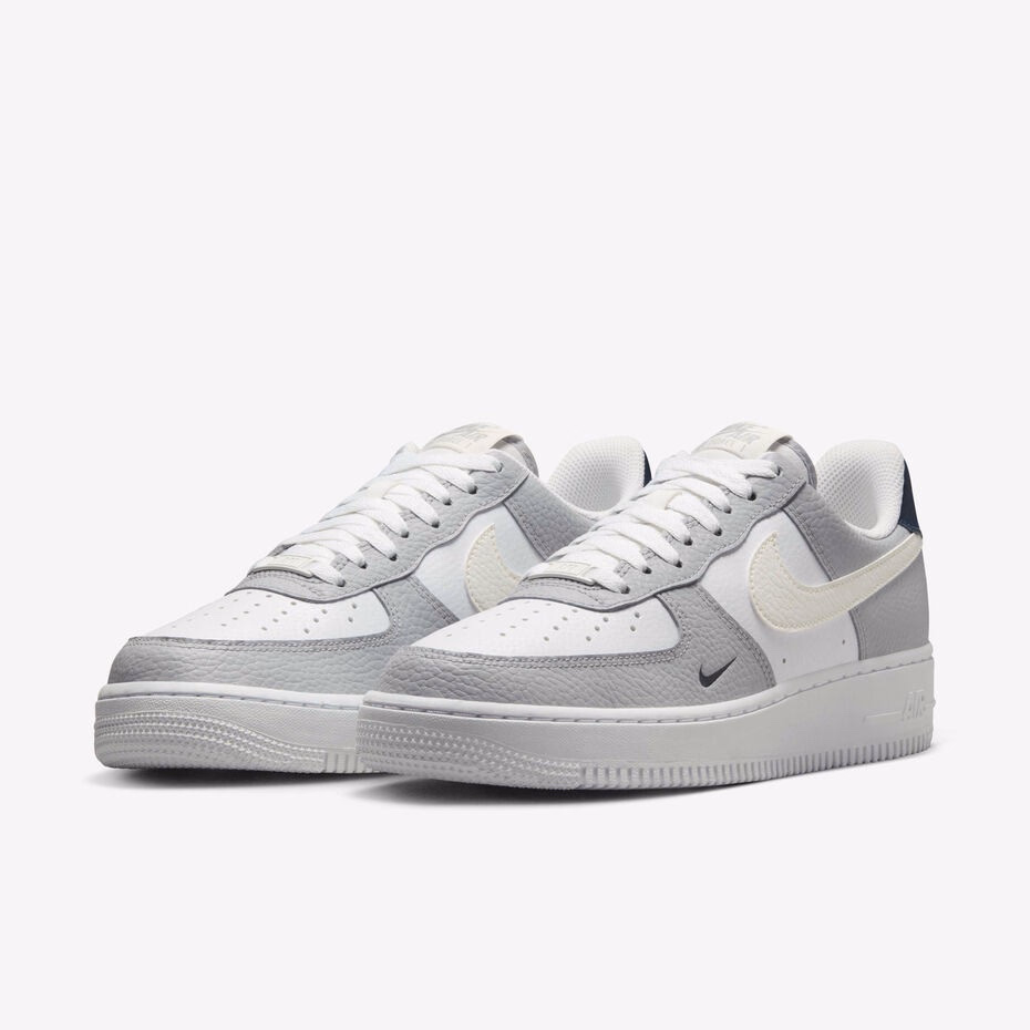 Кросівки жіночі Nike Air Force 1 ’07 HV2376-001 — фото 2