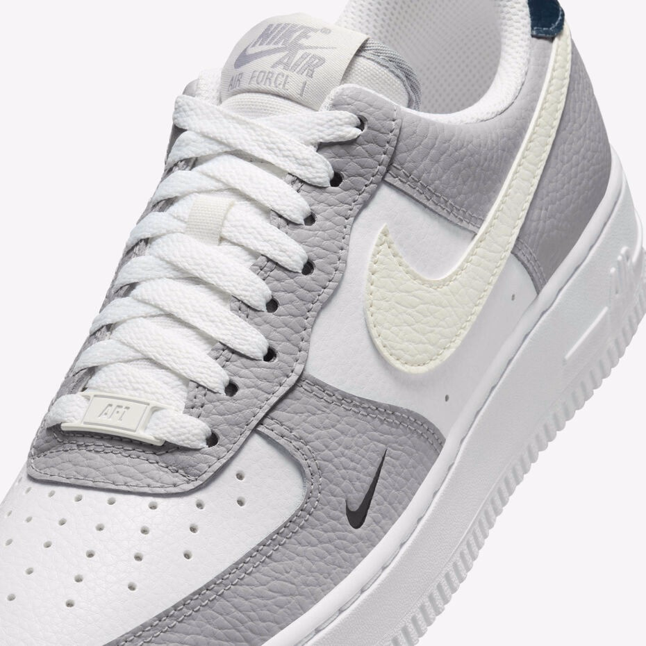 Кросівки жіночі Nike Air Force 1 ’07 HV2376-001 — фото 4
