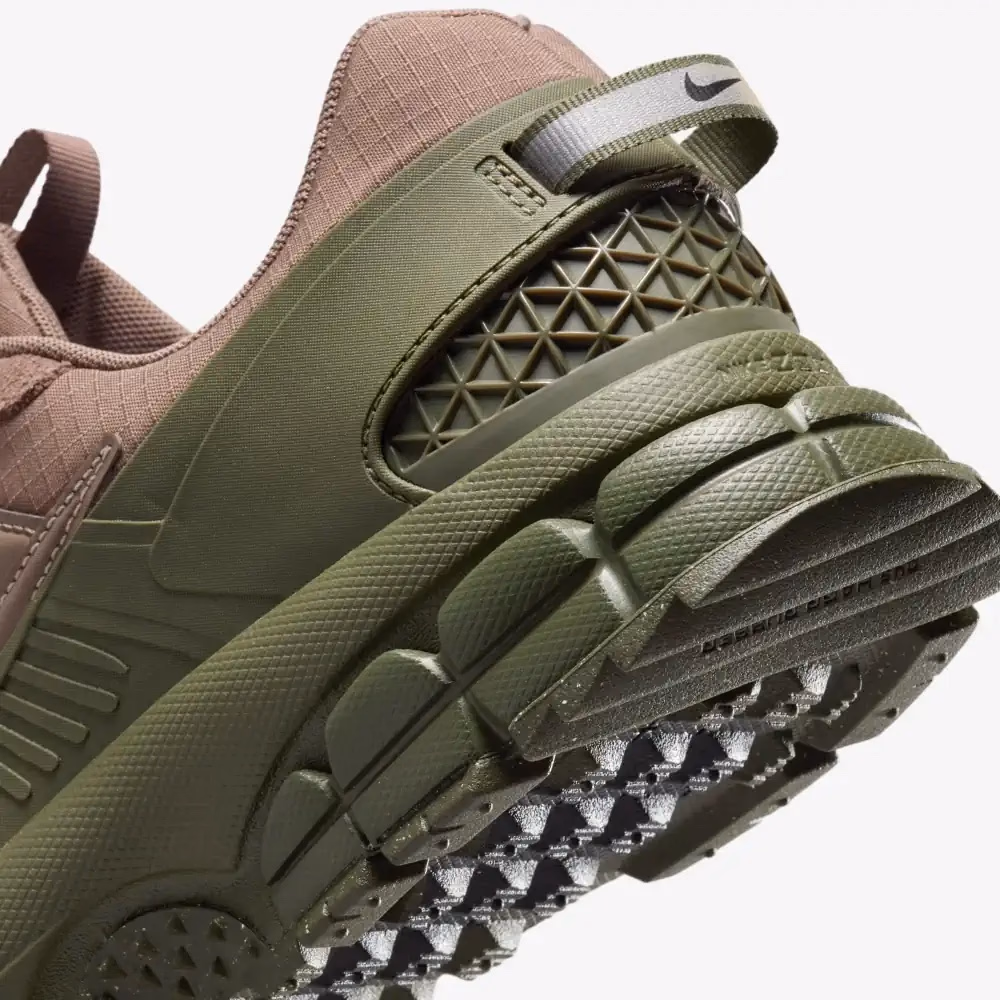 Кросівки жіночі Nike Zoom Vomero Roam Brown/Green FV2295-201 — фото 5