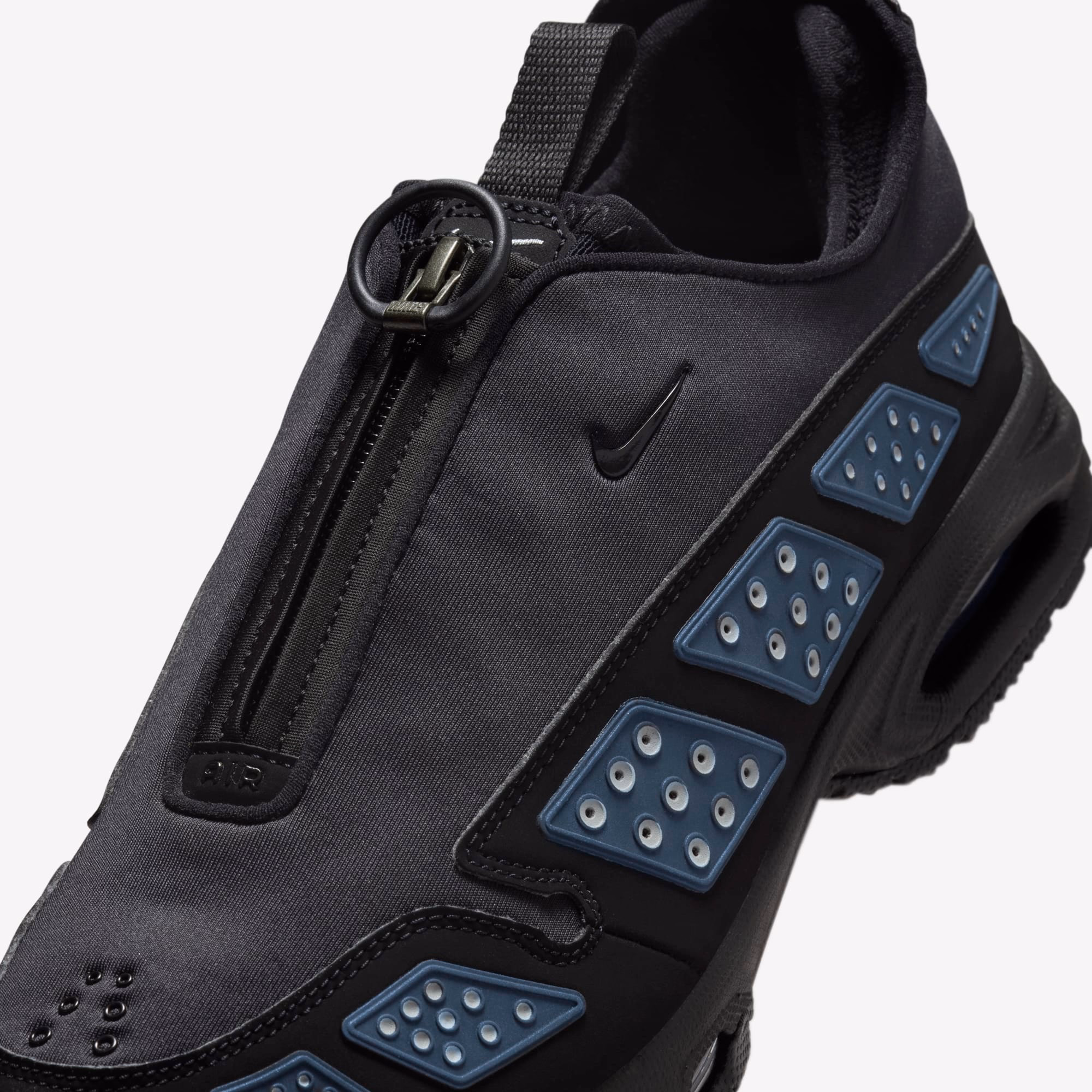 Кросівки жіночі Nike Air Max SNDR “'Black Metallic Silver' FZ2068-001 — фото 4