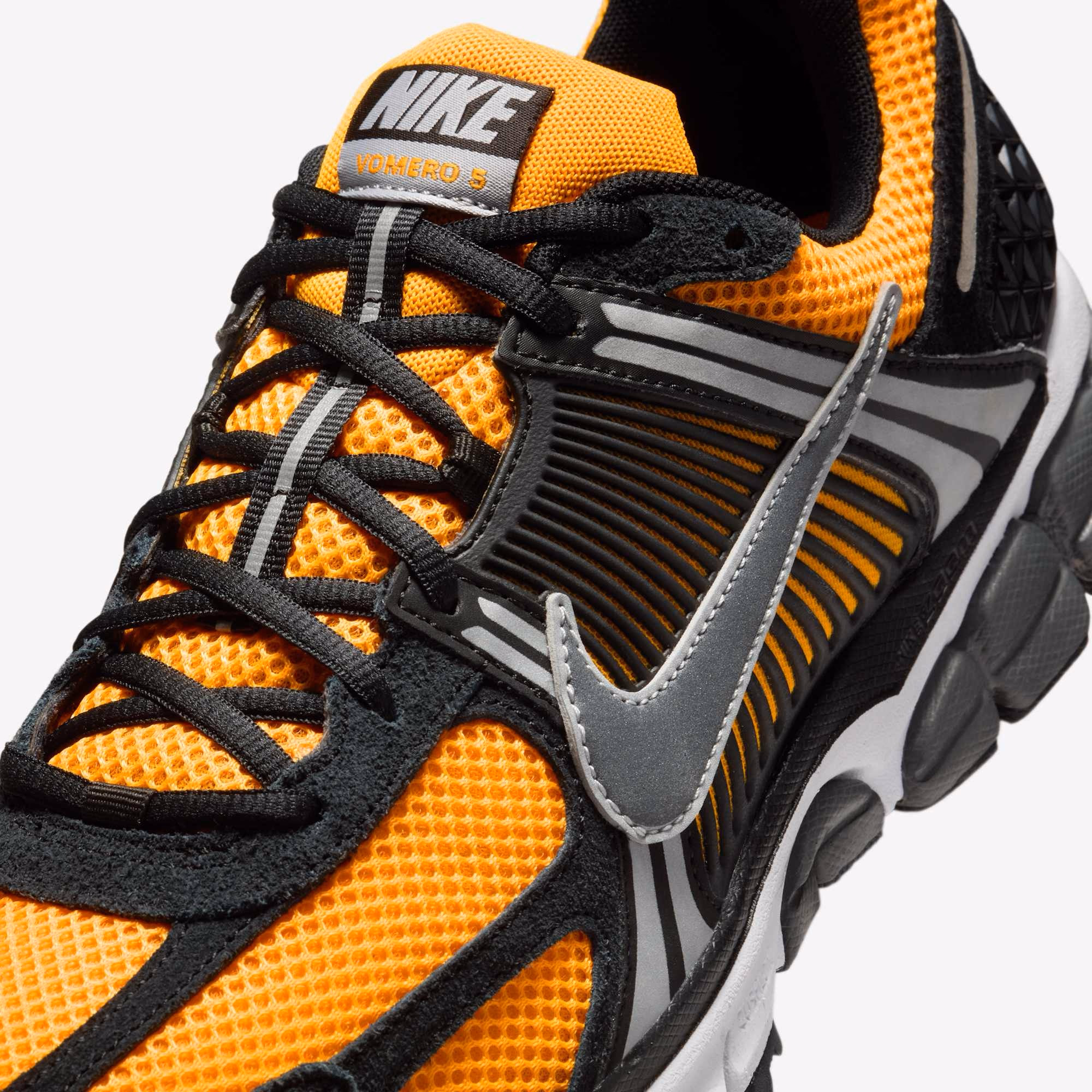 Кросівки чоловічі Nike Zoom Vomero 5 Black/Orange IF6211-700 — фото 4