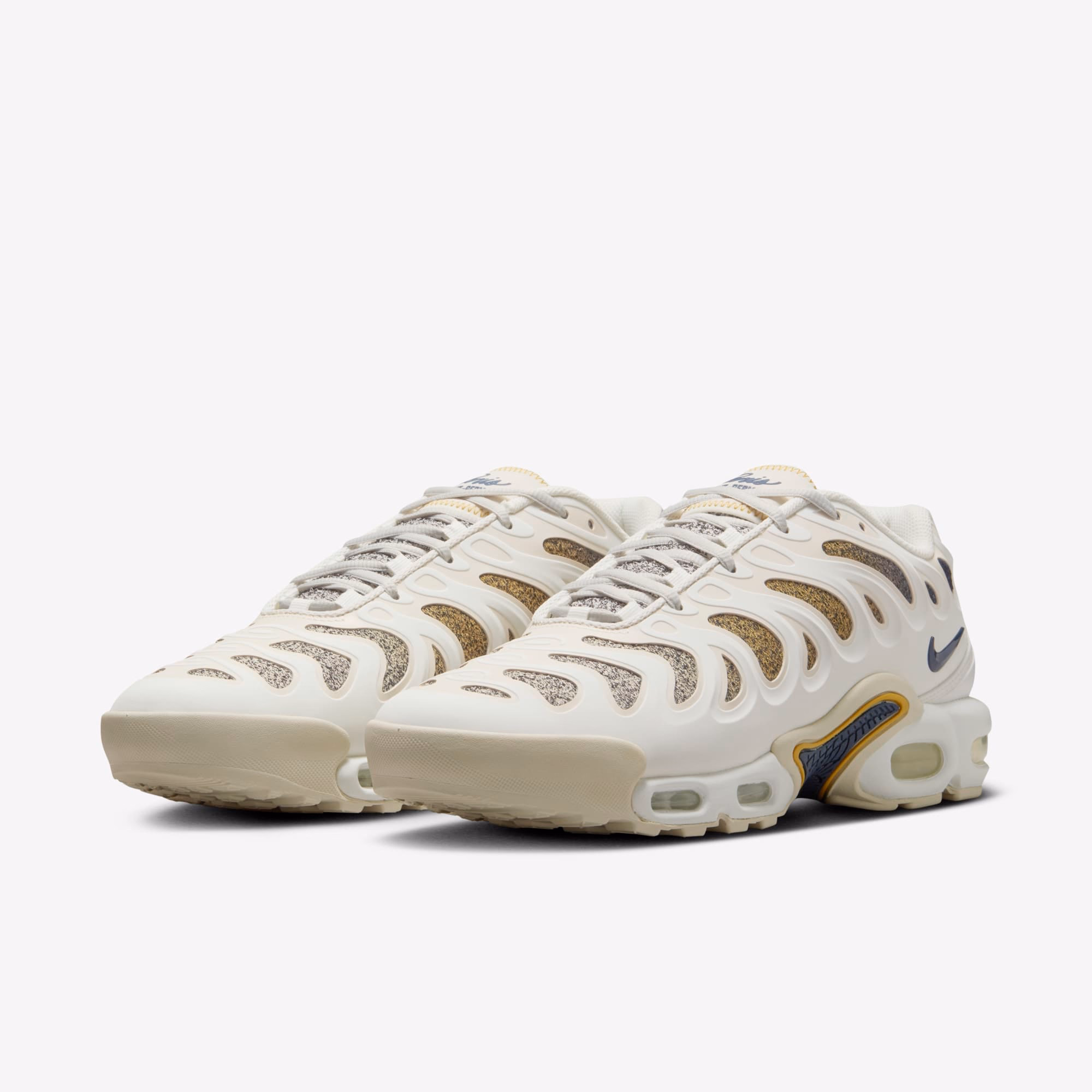 Кросівки чоловічі Nike TN Air Max Plus Drift Phantom FZ4748-100 — фото 2