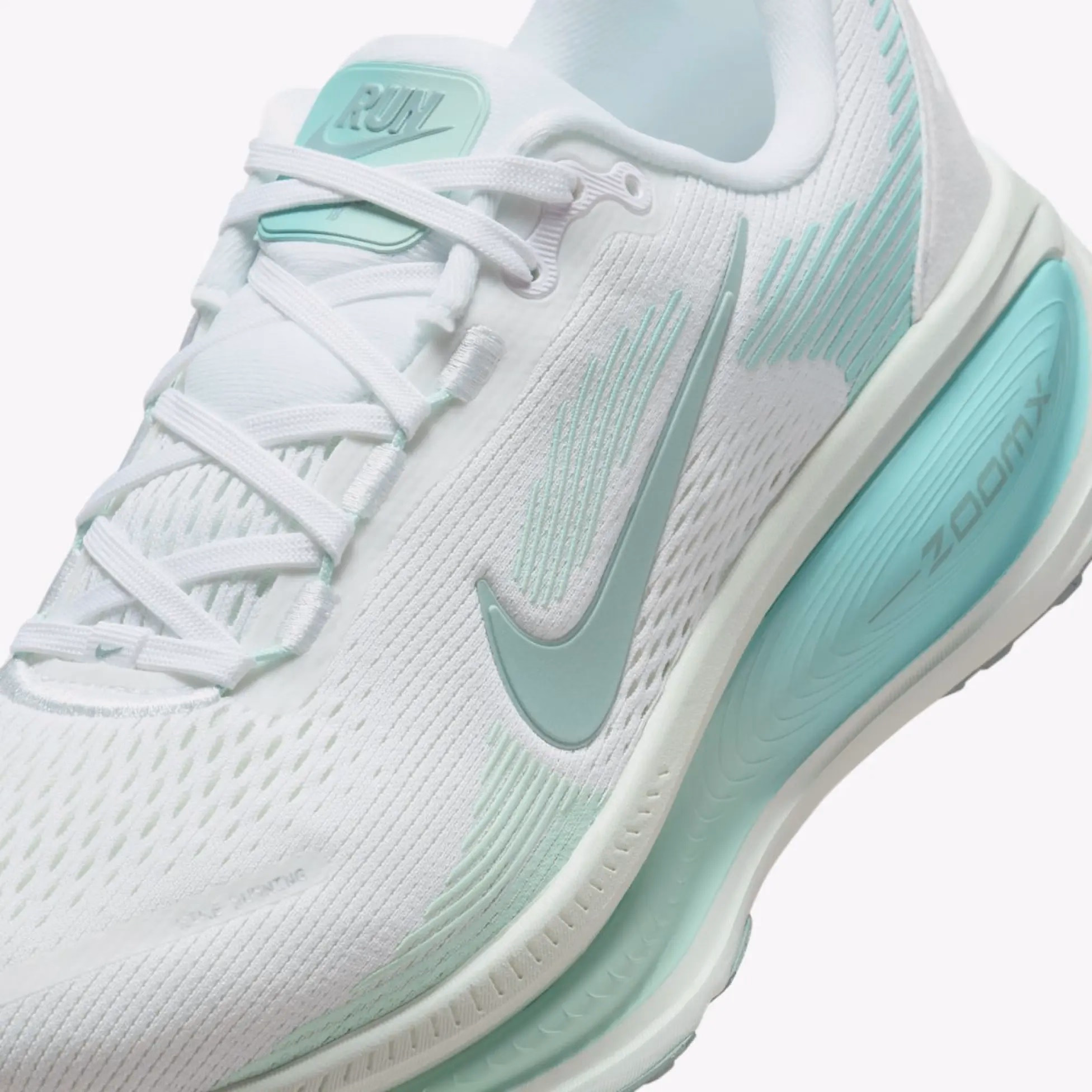 Кросівки жіночі Nike Air Zoom Vomero 18 HM6804-106 — фото 4