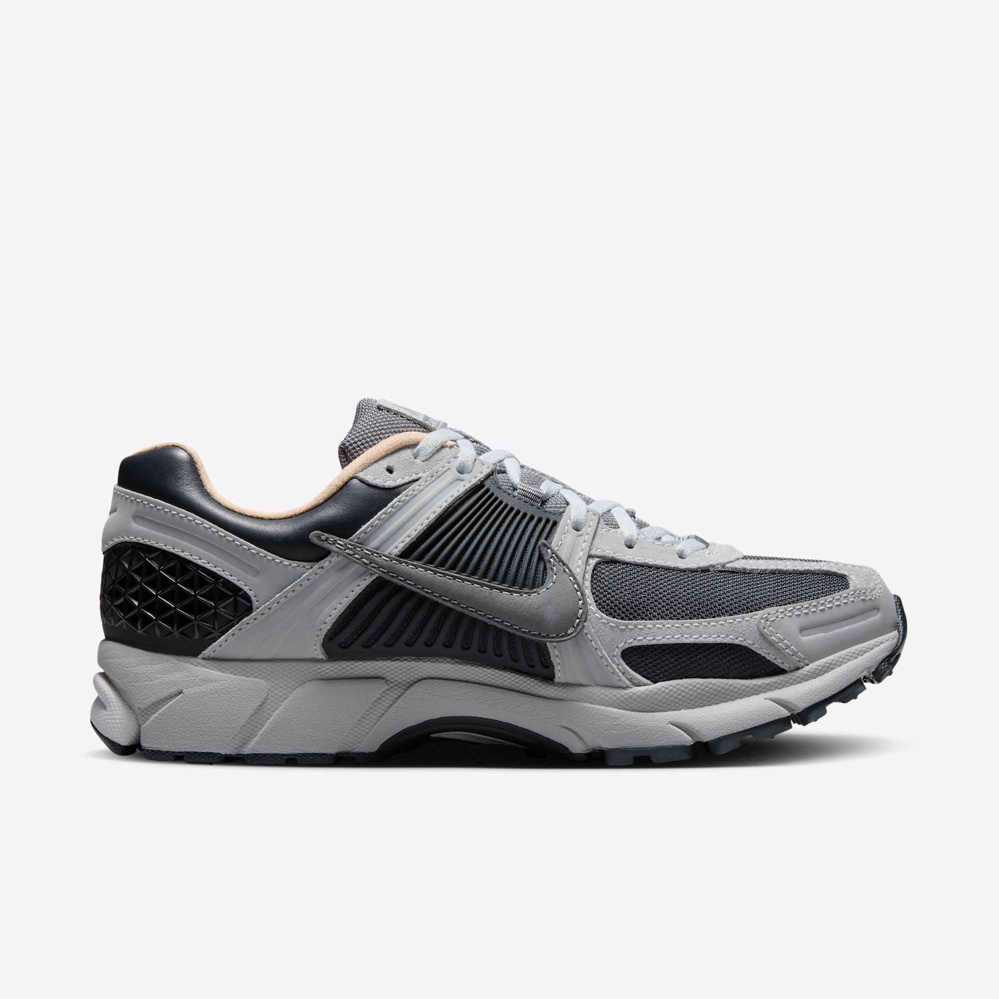 Кросівки чоловічі Nike Zoom Vomero 5 HV5982-001 — фото 3