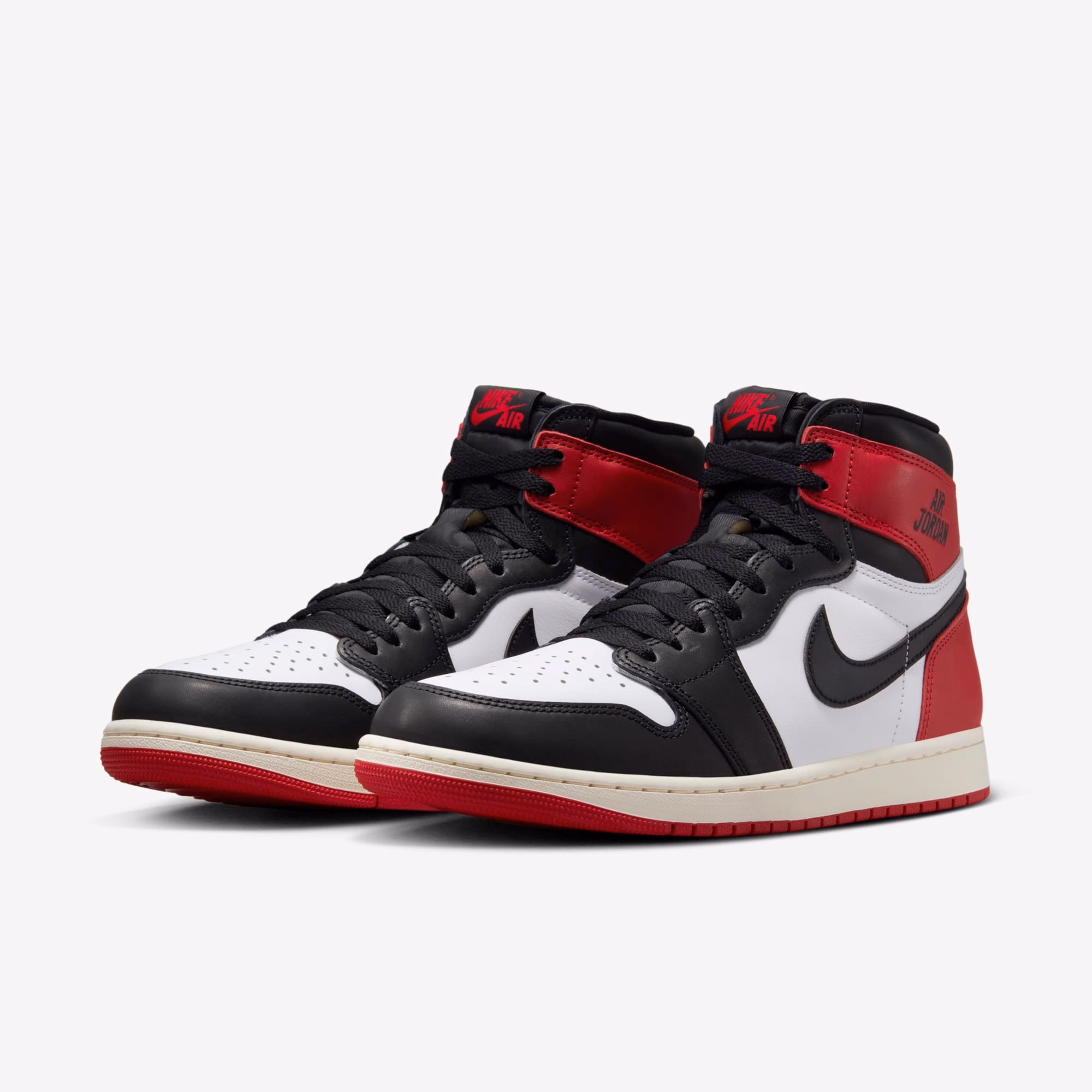 Кросівки чоловічі Air Jordan 1 Retro High OG "Black Toe" DZ5485-106 — фото 2