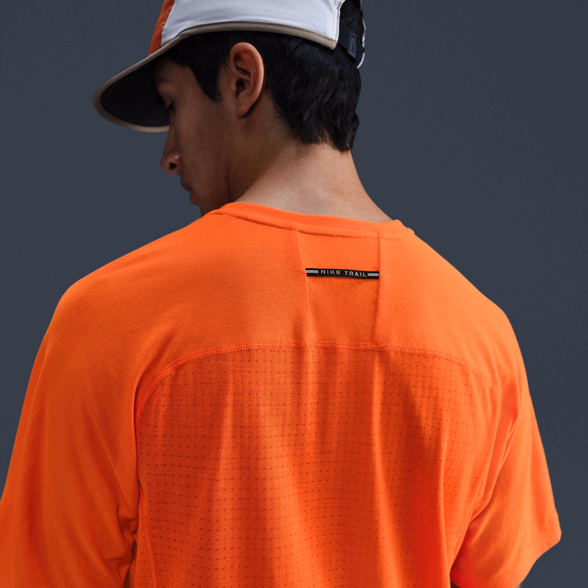 Футболка чоловіча Nike Dri-FIT ADV Solar Chase Safaty Orange HJ3580-819 — фото 4
