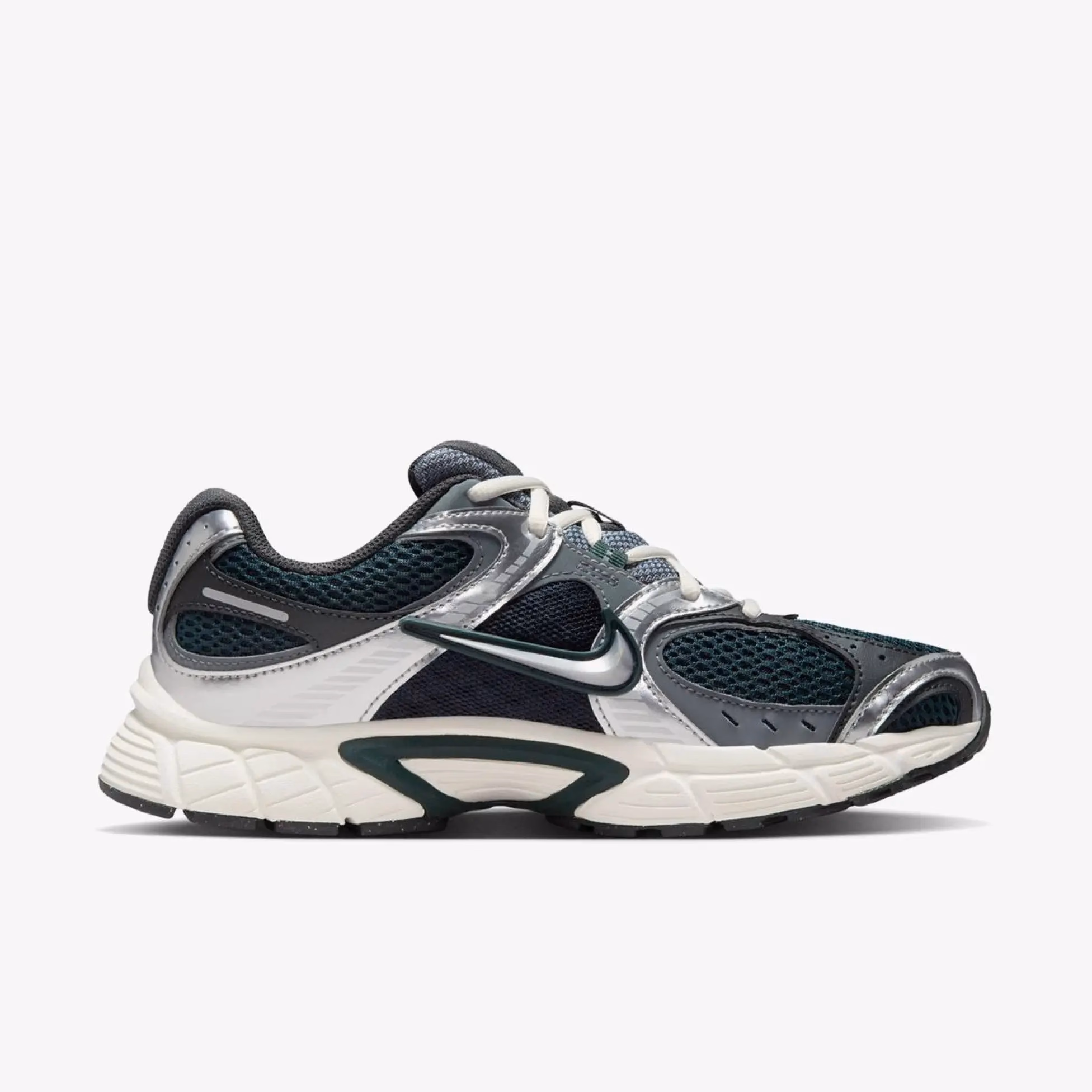 Кросівки жіночі Nike V5 Rnr Grey HQ7901-300 — фото 3