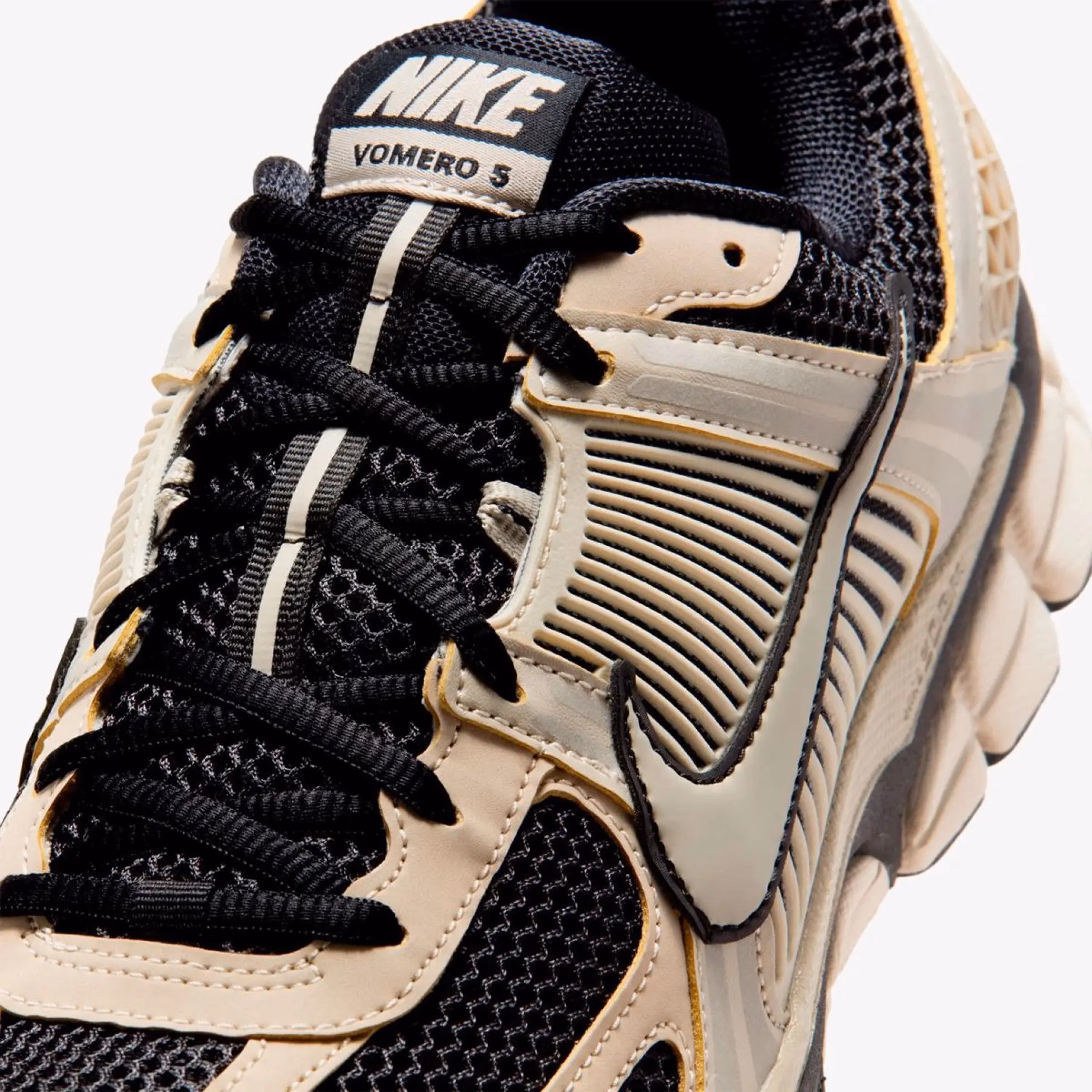 Кросівки чоловічі Nike Zoom Vomero 5 Beige FJ4151-008 — фото 4