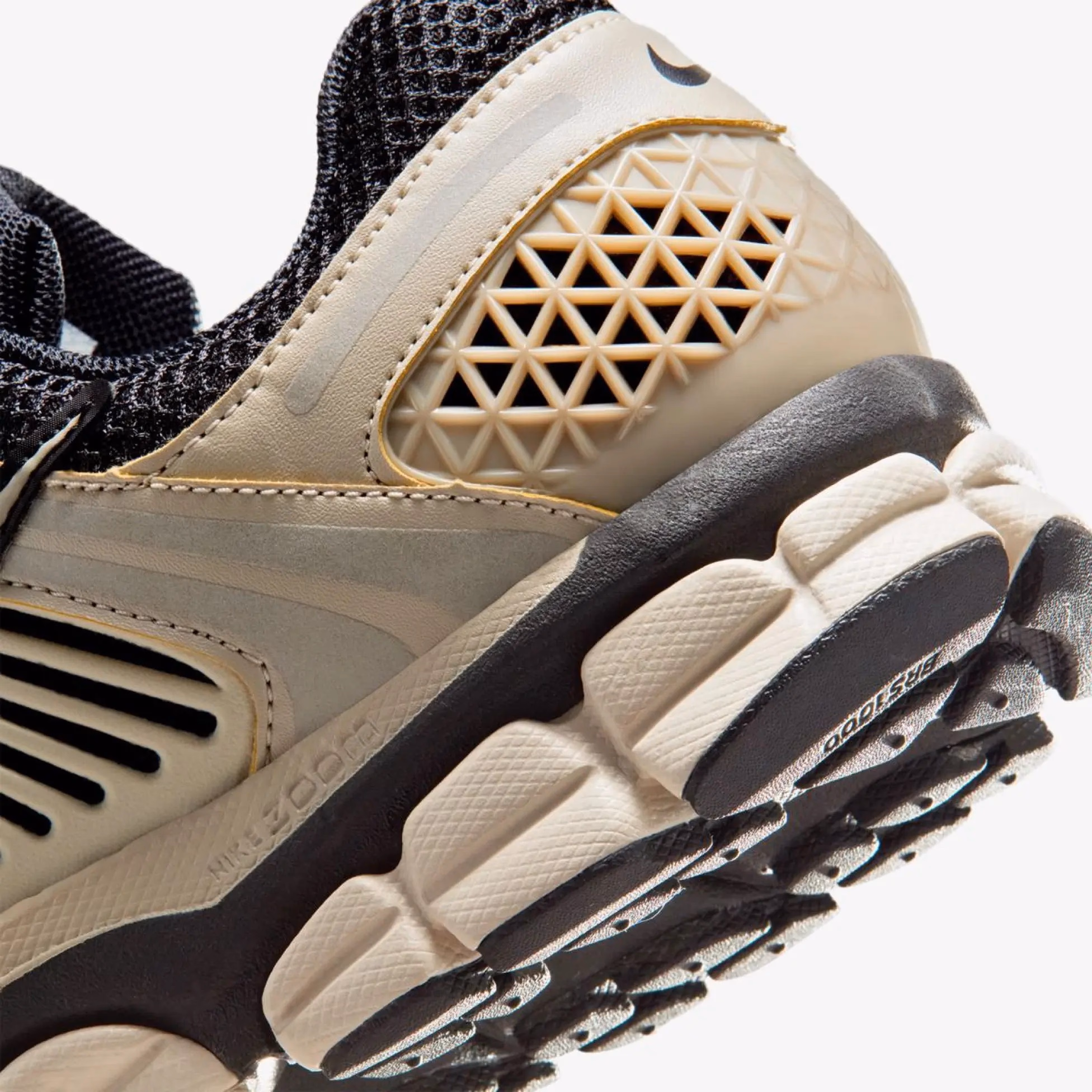 Кросівки чоловічі Nike Zoom Vomero 5 Beige FJ4151-008 — фото 5