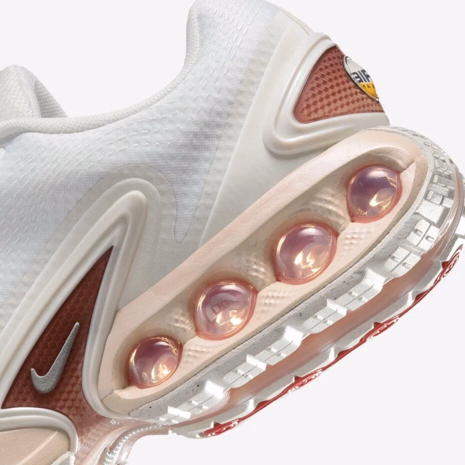 Кросівки жіночі Nike Air Max Dn Tech IH0284-100 — фото 4