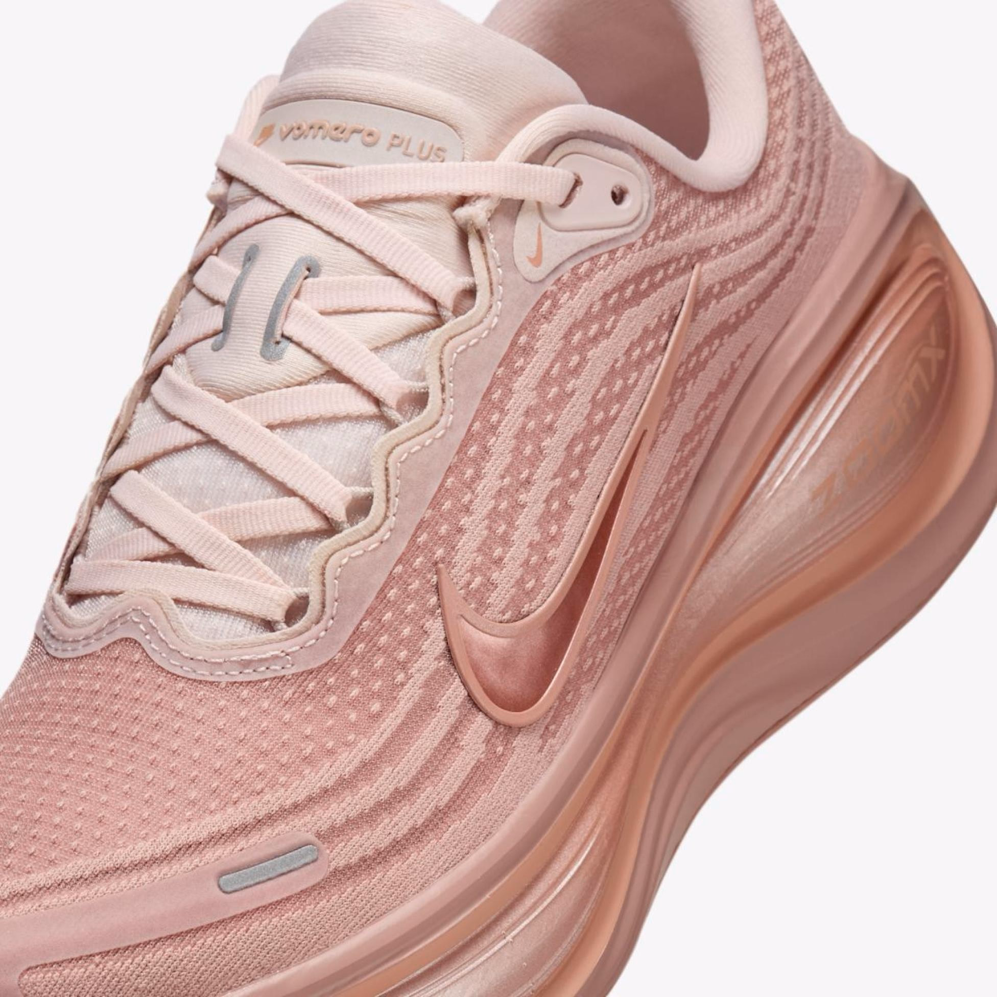 Кросівки жіночі Nike Vomero Plus Pink HV8154-601 — фото 3