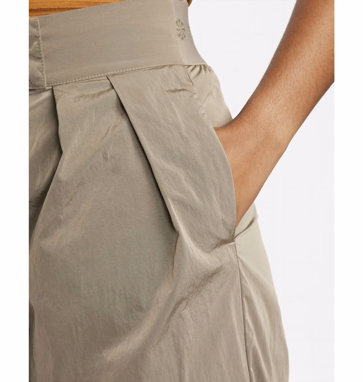 Штани жіночі Nike Sportswear Tech Pack Repel Pants FB8358-247 — фото 3