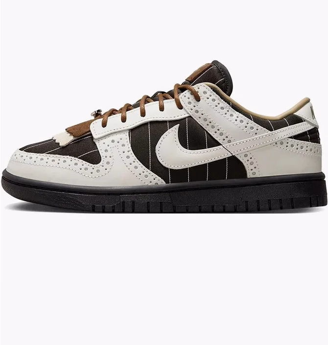 Кросівки жіночі Nike Dunk Low Lx Black/White FV3642-010