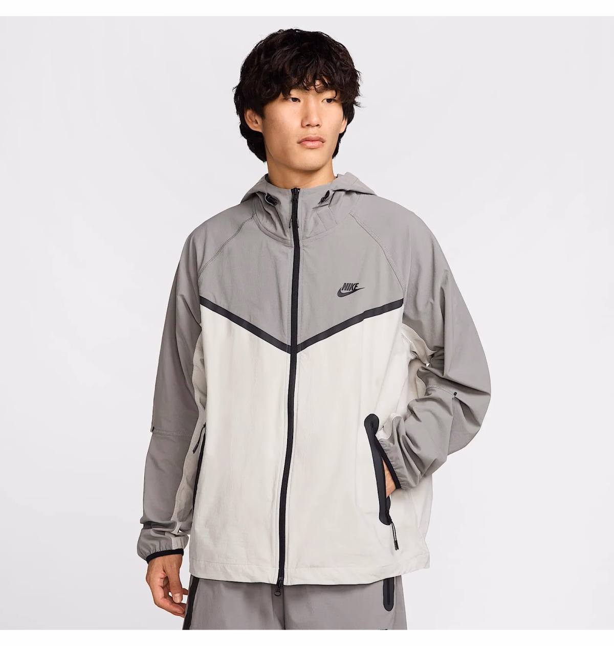 Вітровка чоловіча Nike Tech Woven Grey HM7151-014