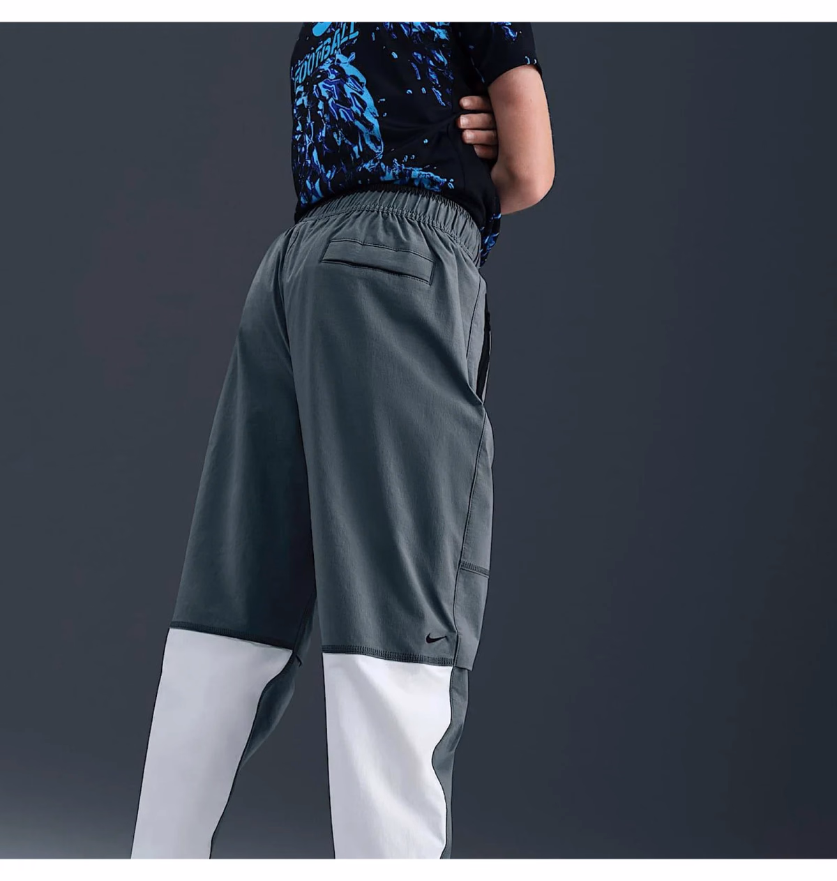 Штани дитячі Nike Tech Older Kids' (Boys') Woven Trousers HQ8921-084 — фото 3