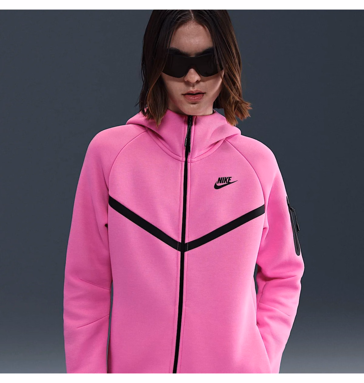 Толстовка жіноча Nike Sportswear Tech Fleece HV6747-675 — фото 3