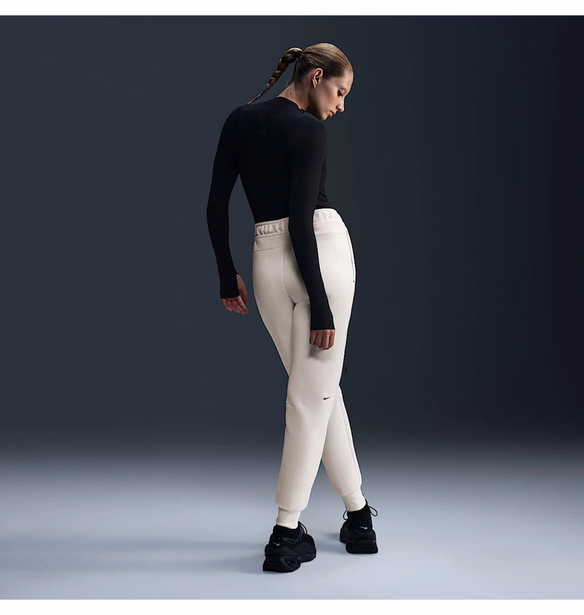 Штани жіночі Nike Sportswear Tech Fleece HV6779-110 — фото 2