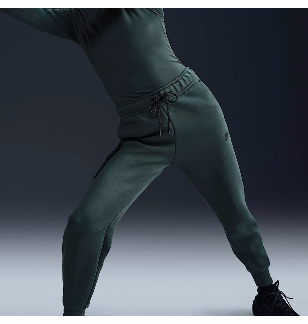 Штани жіночі Nike Sportswear Tech Fleece HV6779-338 — фото 3